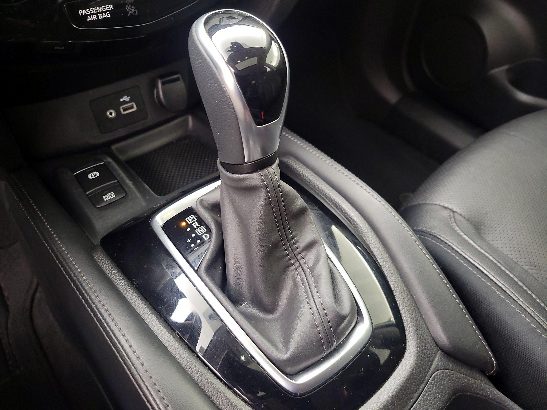 Thumbnail: 2019 Nissan Rogue - 18