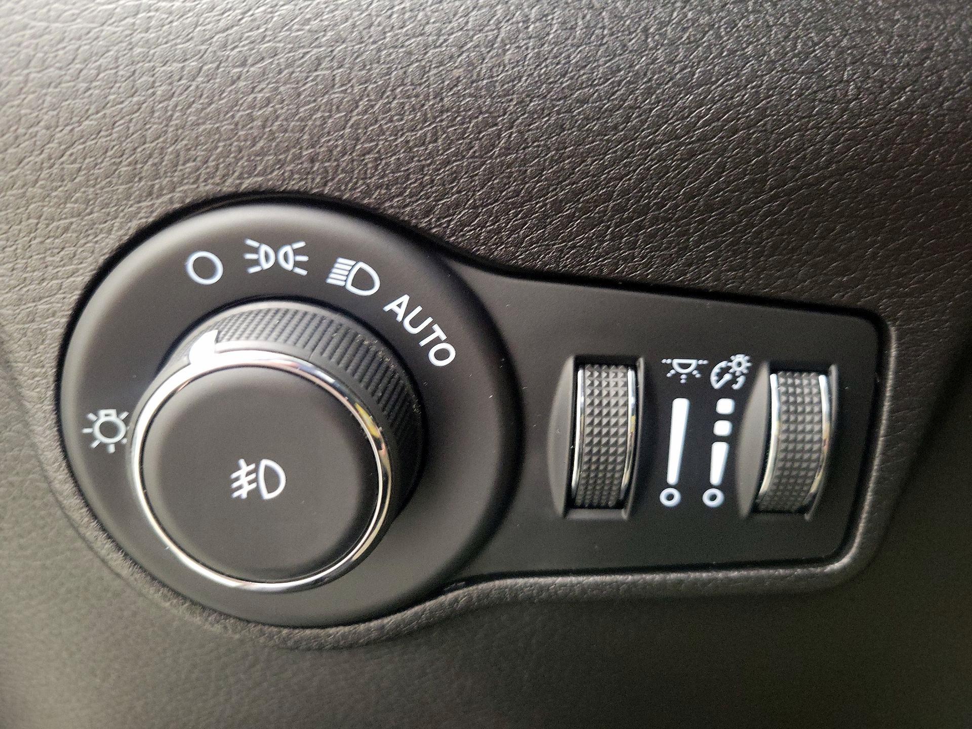 Thumbnail: 2022 Jeep Compass - 13