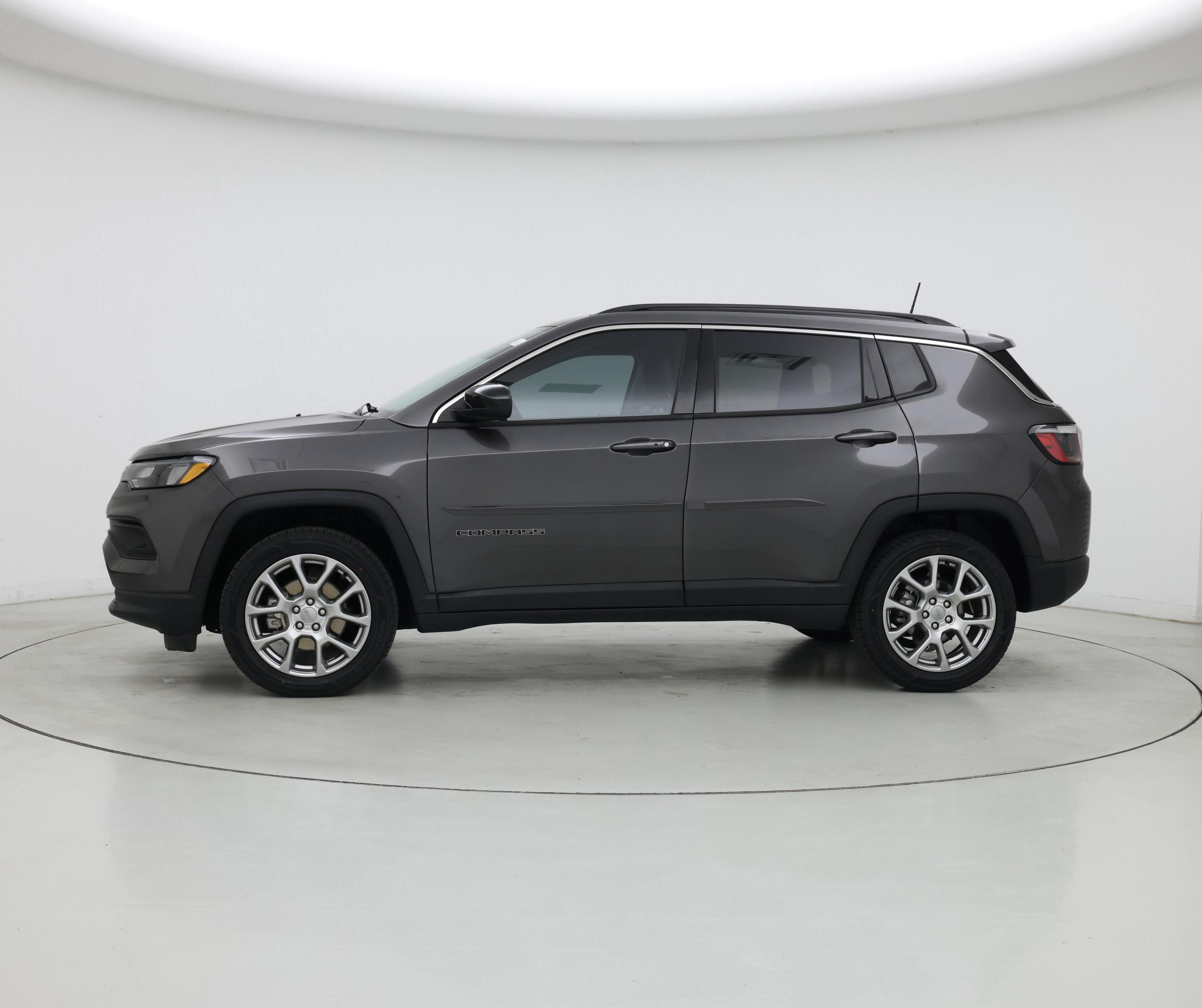 Thumbnail: 2022 Jeep Compass - 3