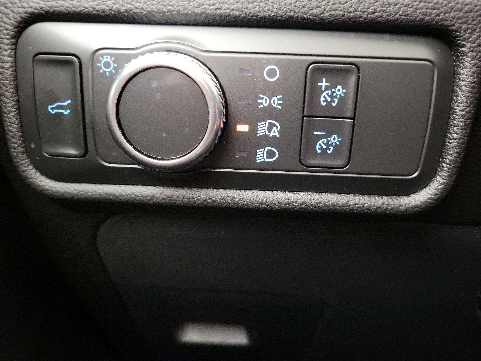 Thumbnail: 2022 Ford Explorer - 13