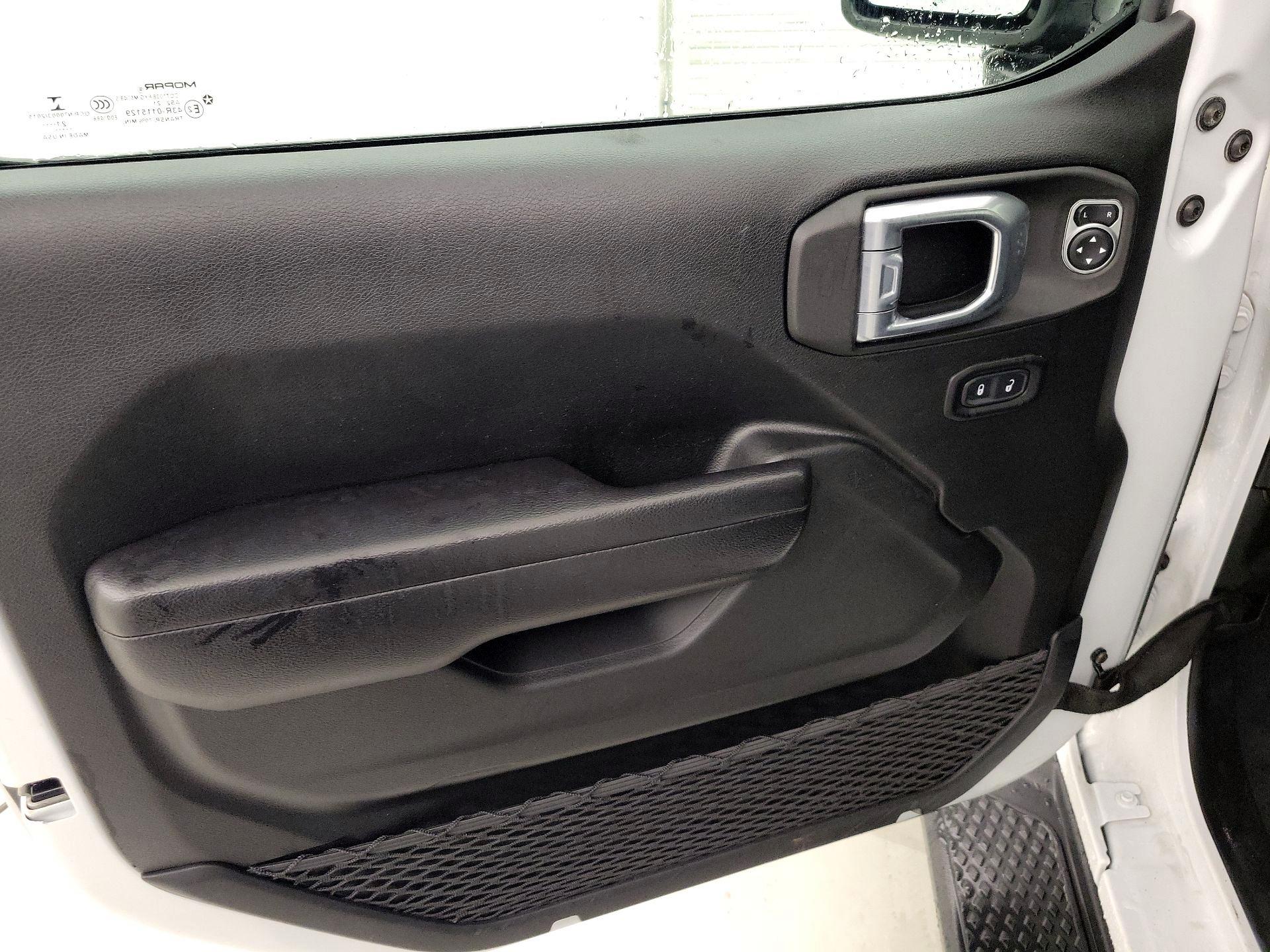 Thumbnail: 2021 Jeep Gladiator - 12