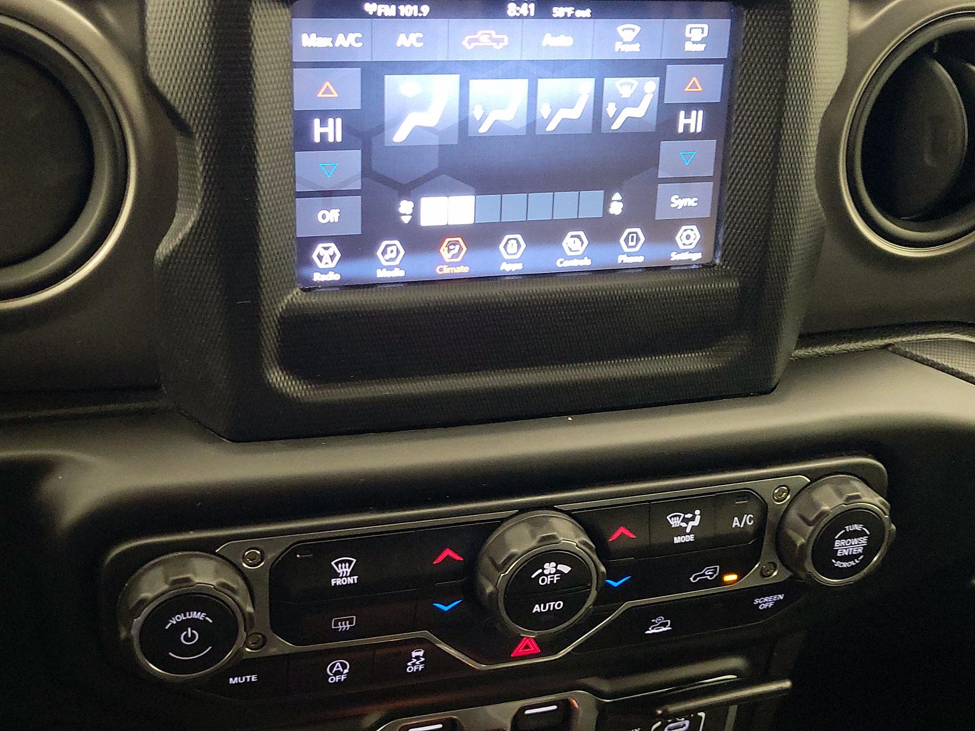 Thumbnail: 2021 Jeep Gladiator - 16