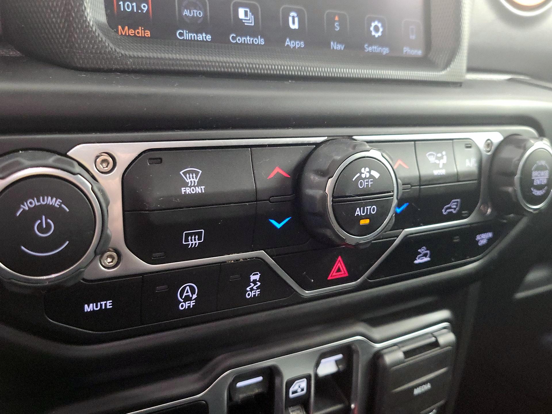 Thumbnail: 2021 Jeep Gladiator - 17