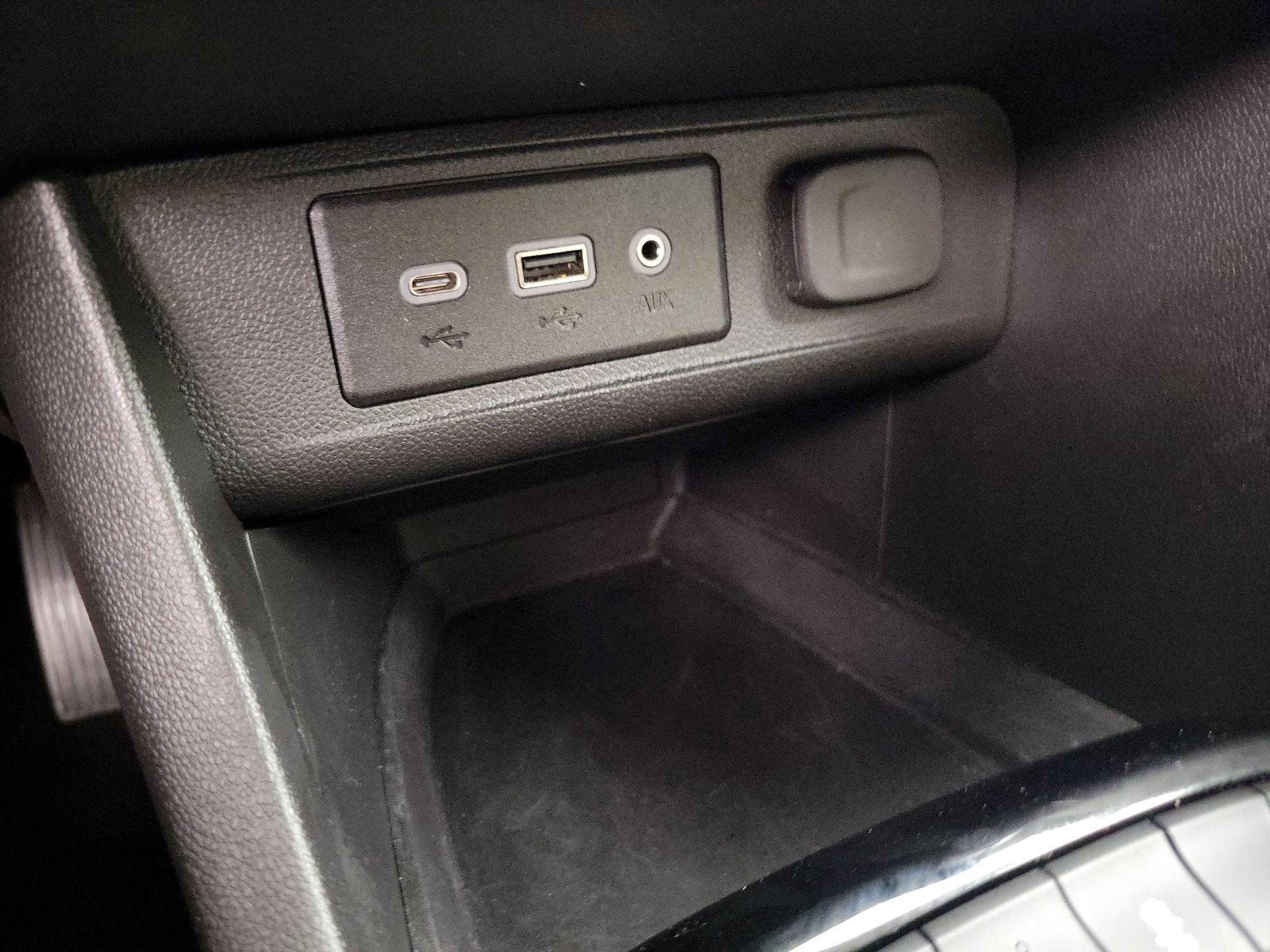 Thumbnail: 2023 Buick Encore GX - 18