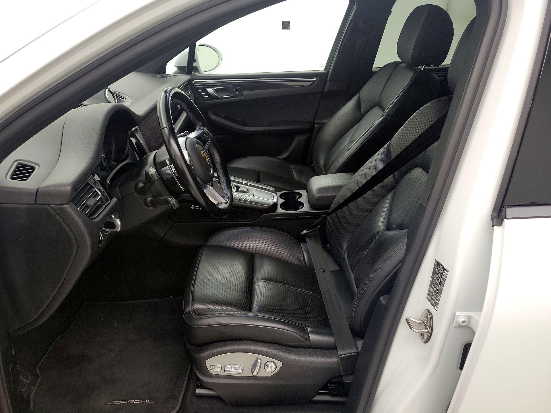 Thumbnail: 2021 Porsche Macan - 11