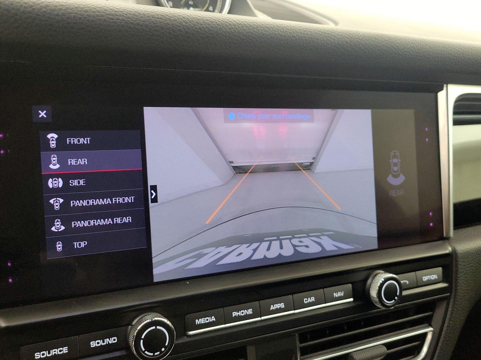 Thumbnail: 2021 Porsche Macan - 15