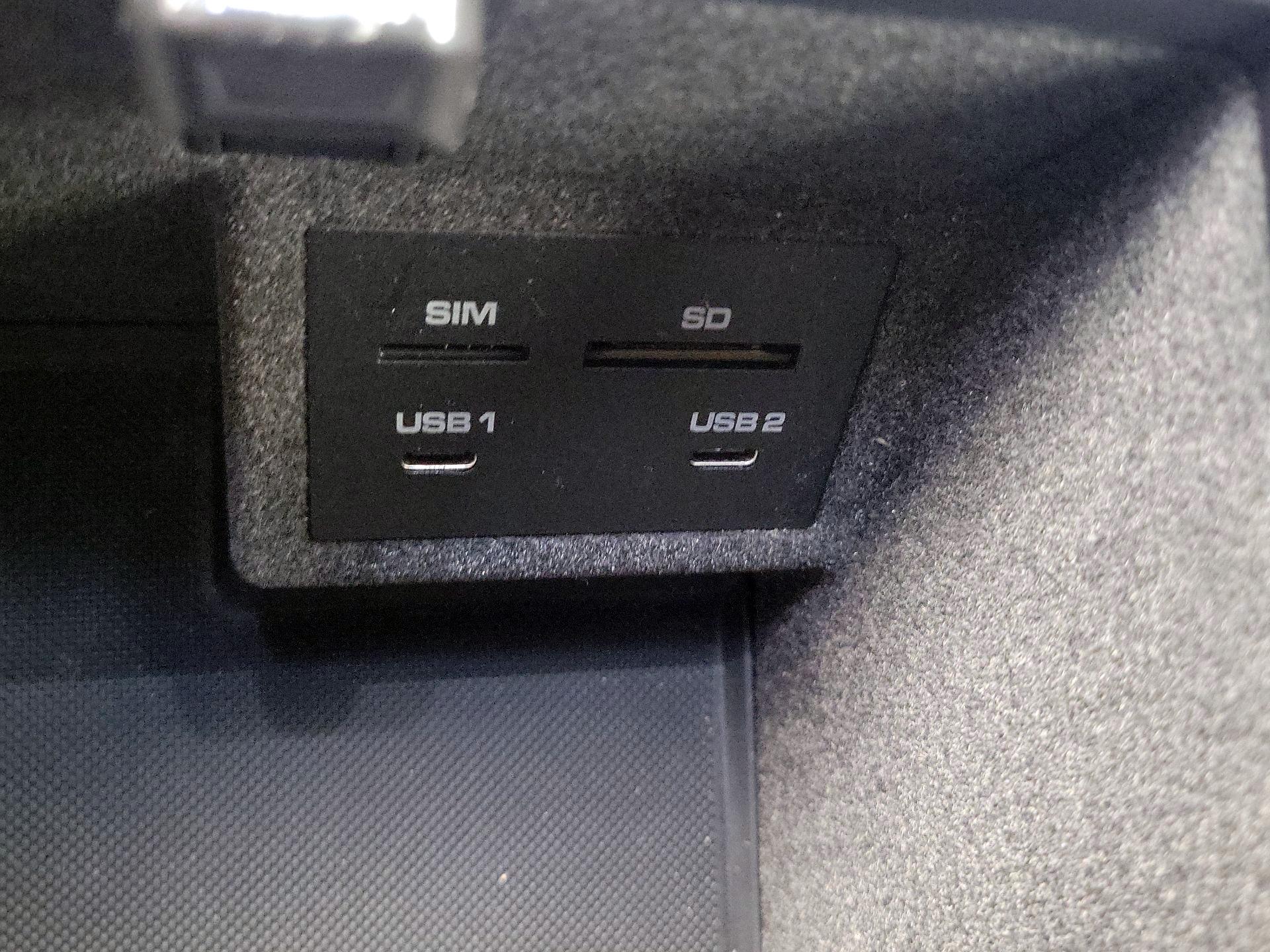 Thumbnail: 2021 Porsche Macan - 19