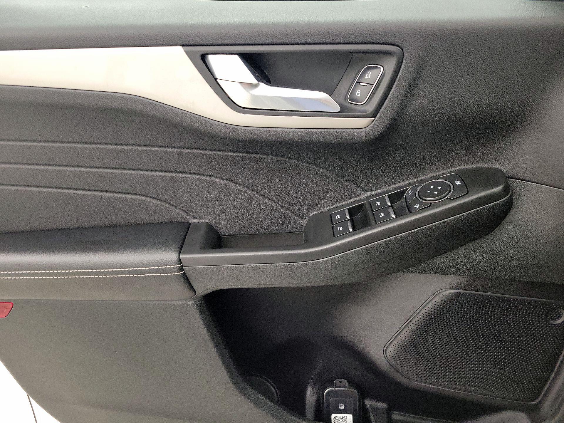 Thumbnail: 2022 Ford Escape - 12