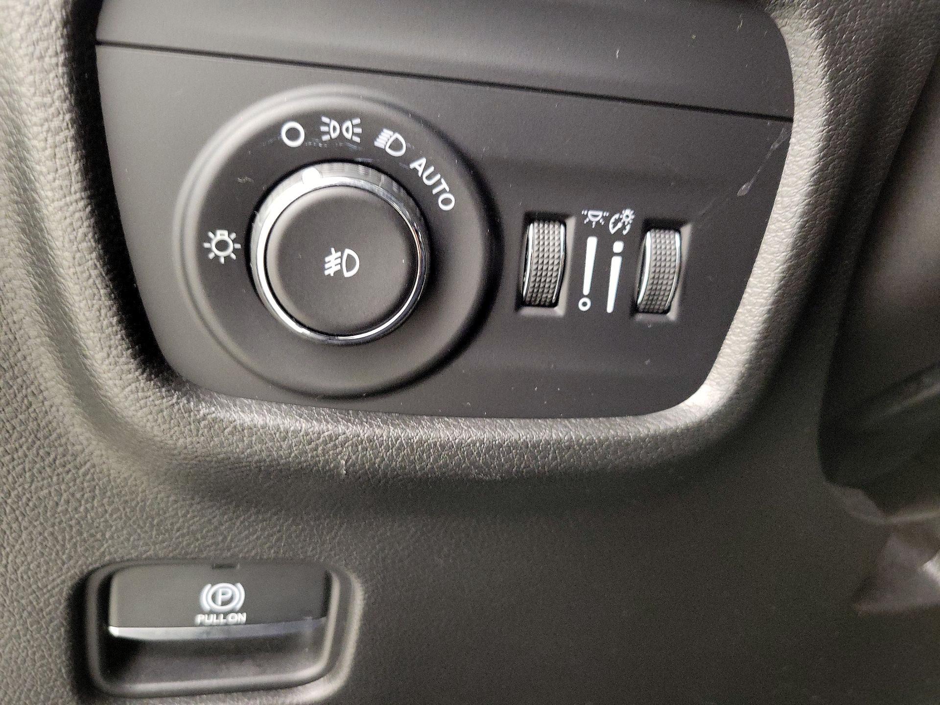 Thumbnail: 2022 Jeep Grand Cherokee - 13