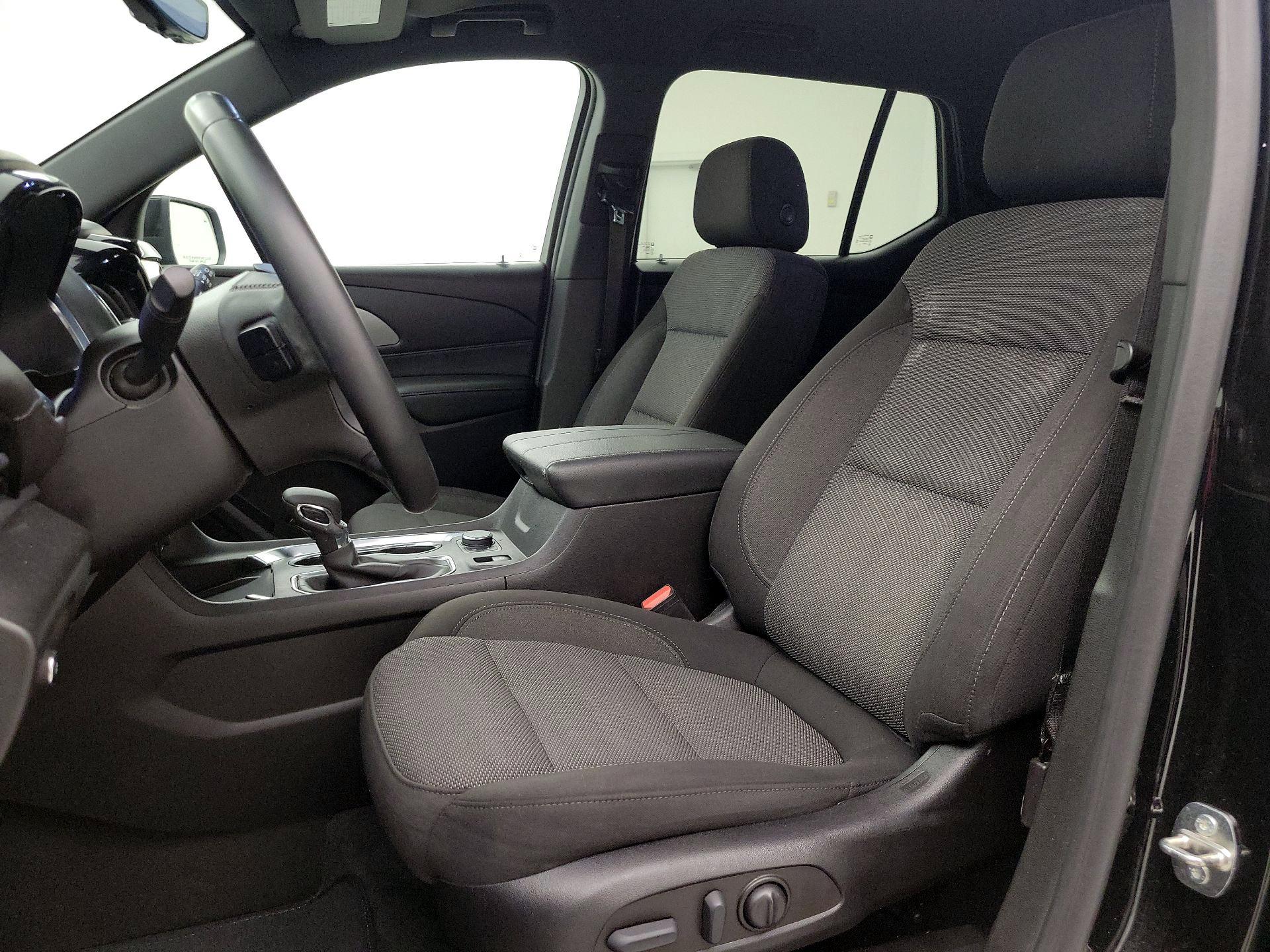 Thumbnail: 2023 Chevrolet Traverse - 11