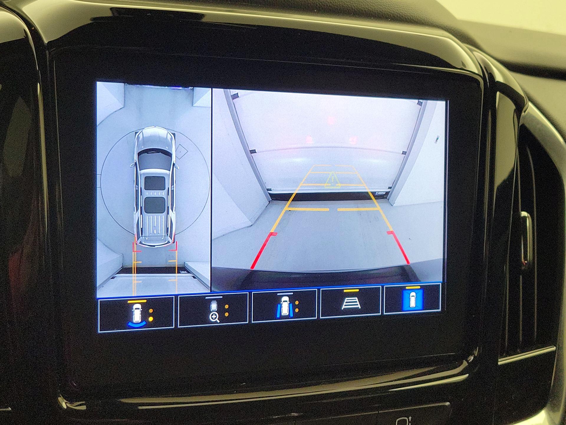 Thumbnail: 2023 Chevrolet Traverse - 14