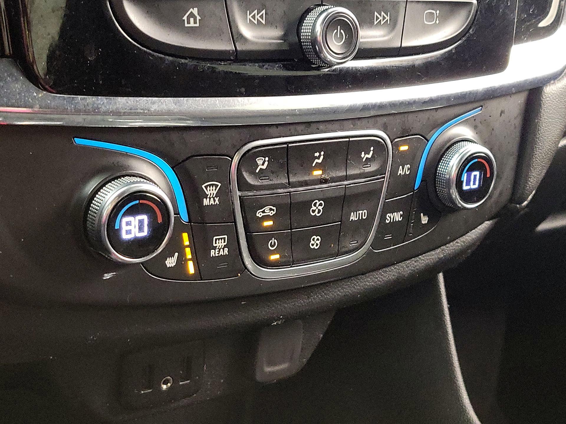 Thumbnail: 2023 Chevrolet Traverse - 16