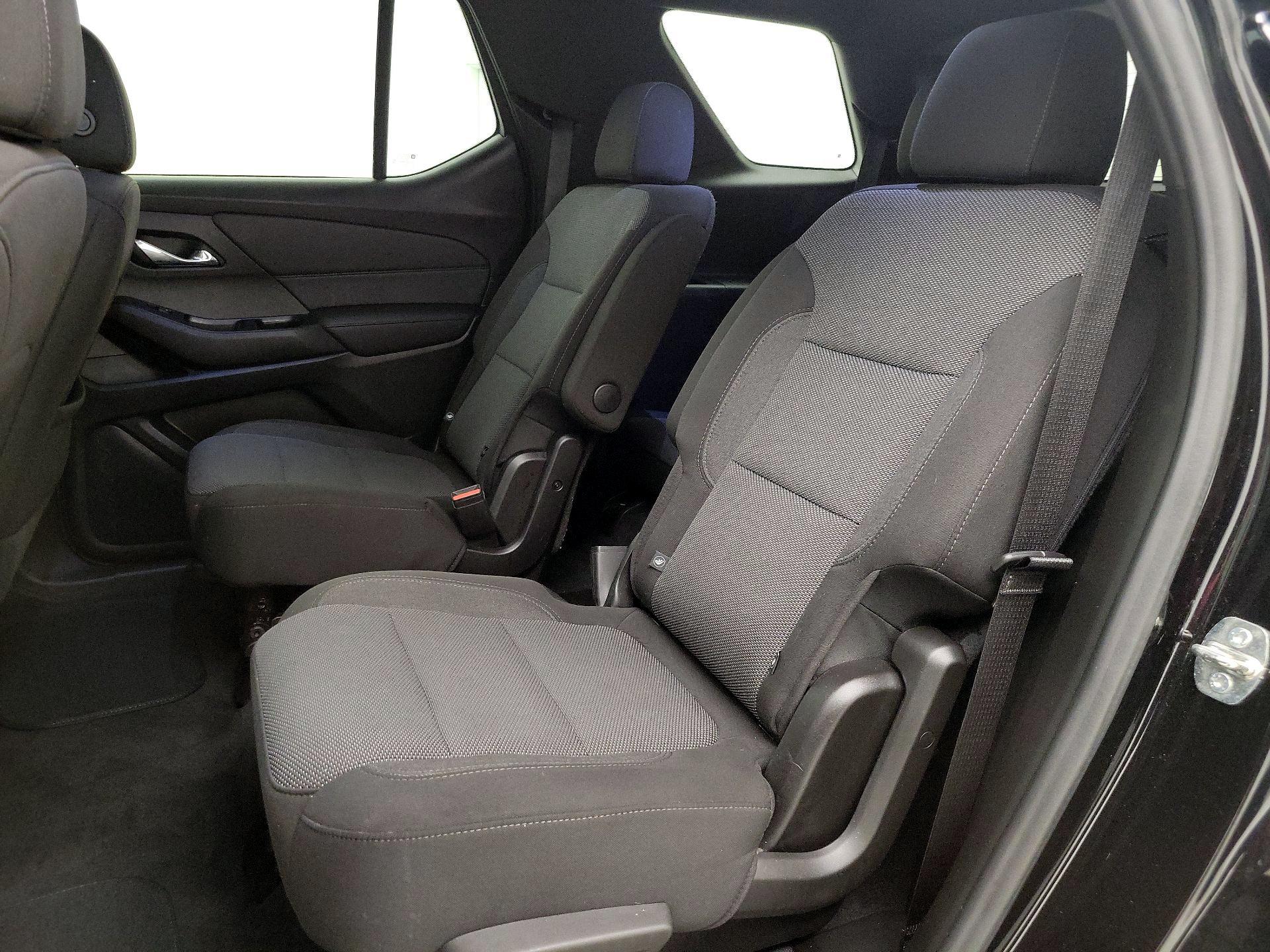 Thumbnail: 2023 Chevrolet Traverse - 19