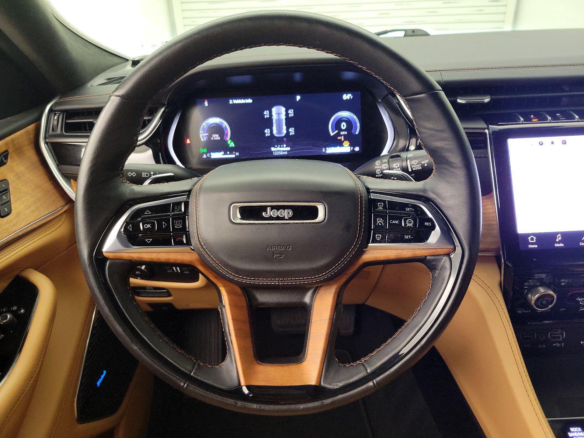 Thumbnail: 2023 Jeep Grand Cherokee - 10