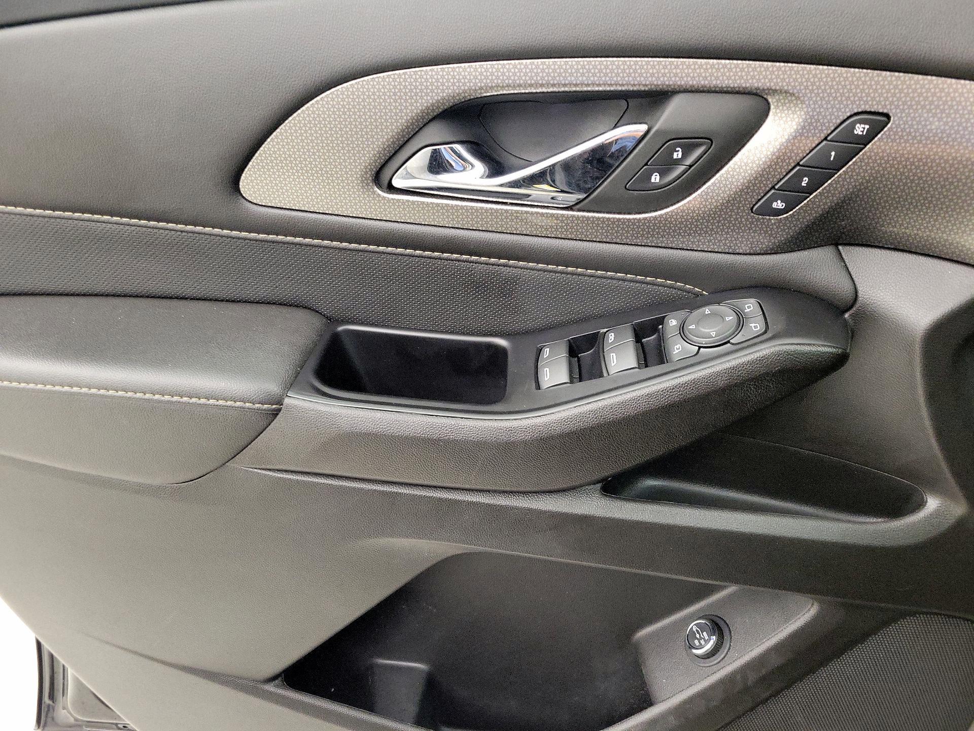 Thumbnail: 2023 Chevrolet Traverse - 12