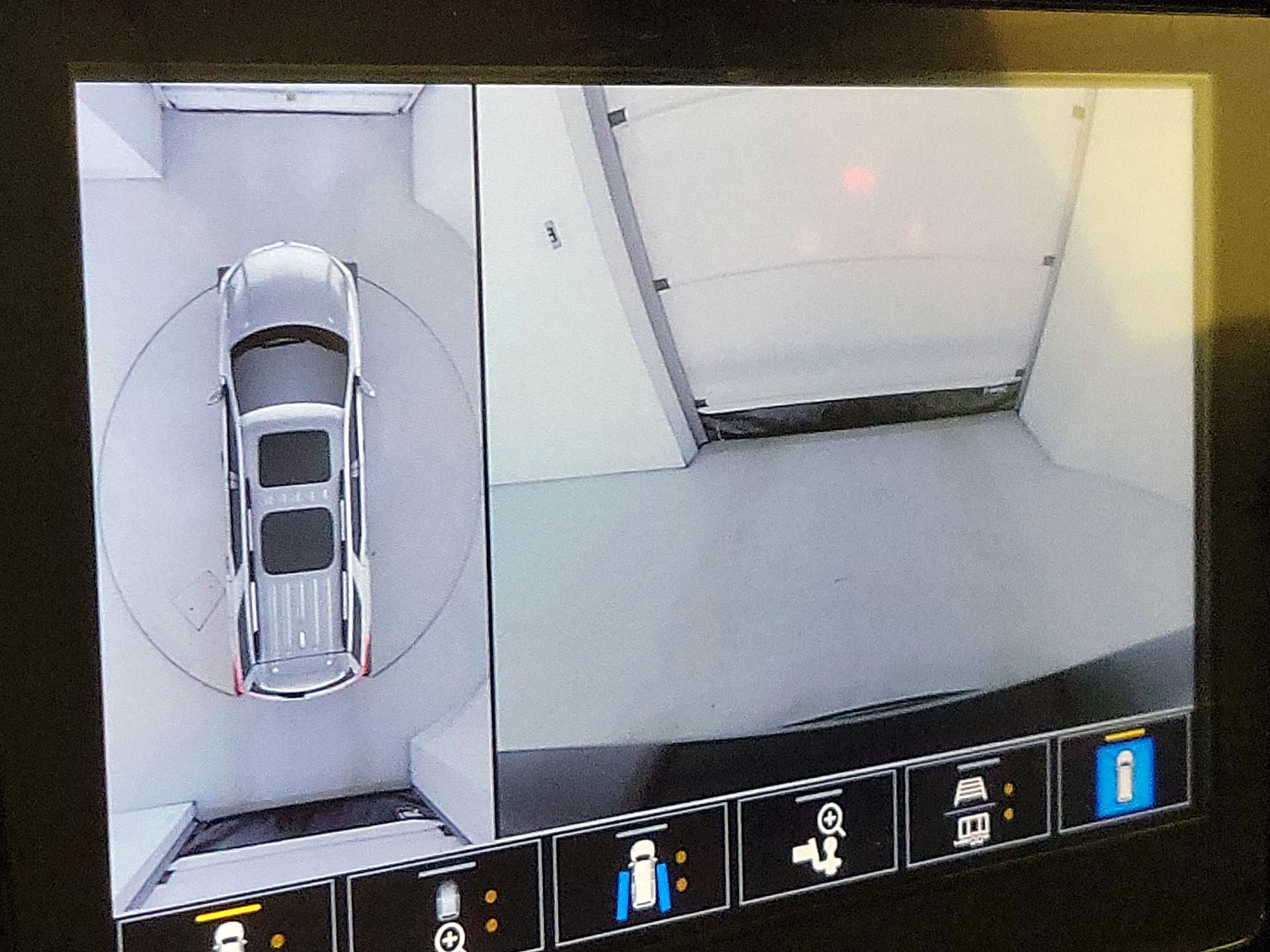 Thumbnail: 2023 Chevrolet Traverse - 14