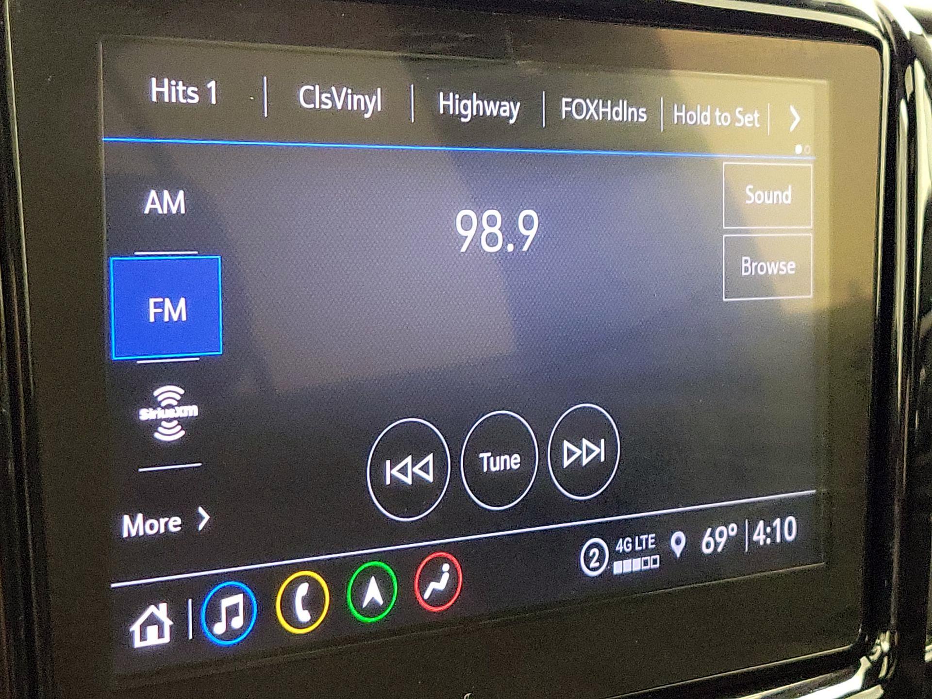 Thumbnail: 2023 Chevrolet Traverse - 15