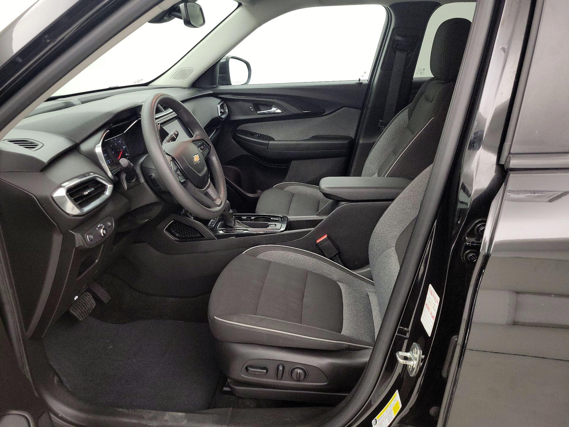 Thumbnail: 2023 Chevrolet TrailBlazer - 11