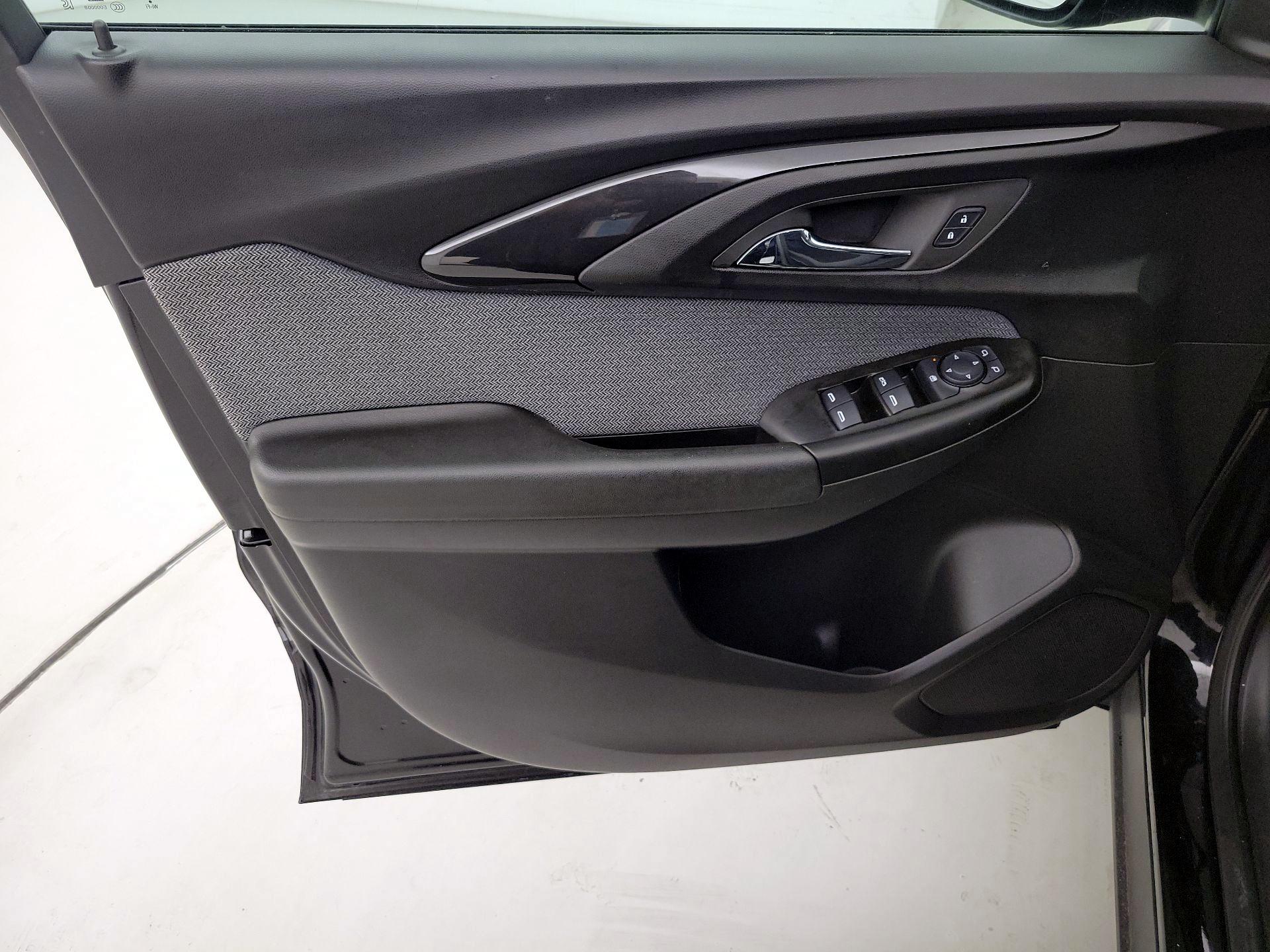 Thumbnail: 2023 Chevrolet TrailBlazer - 12