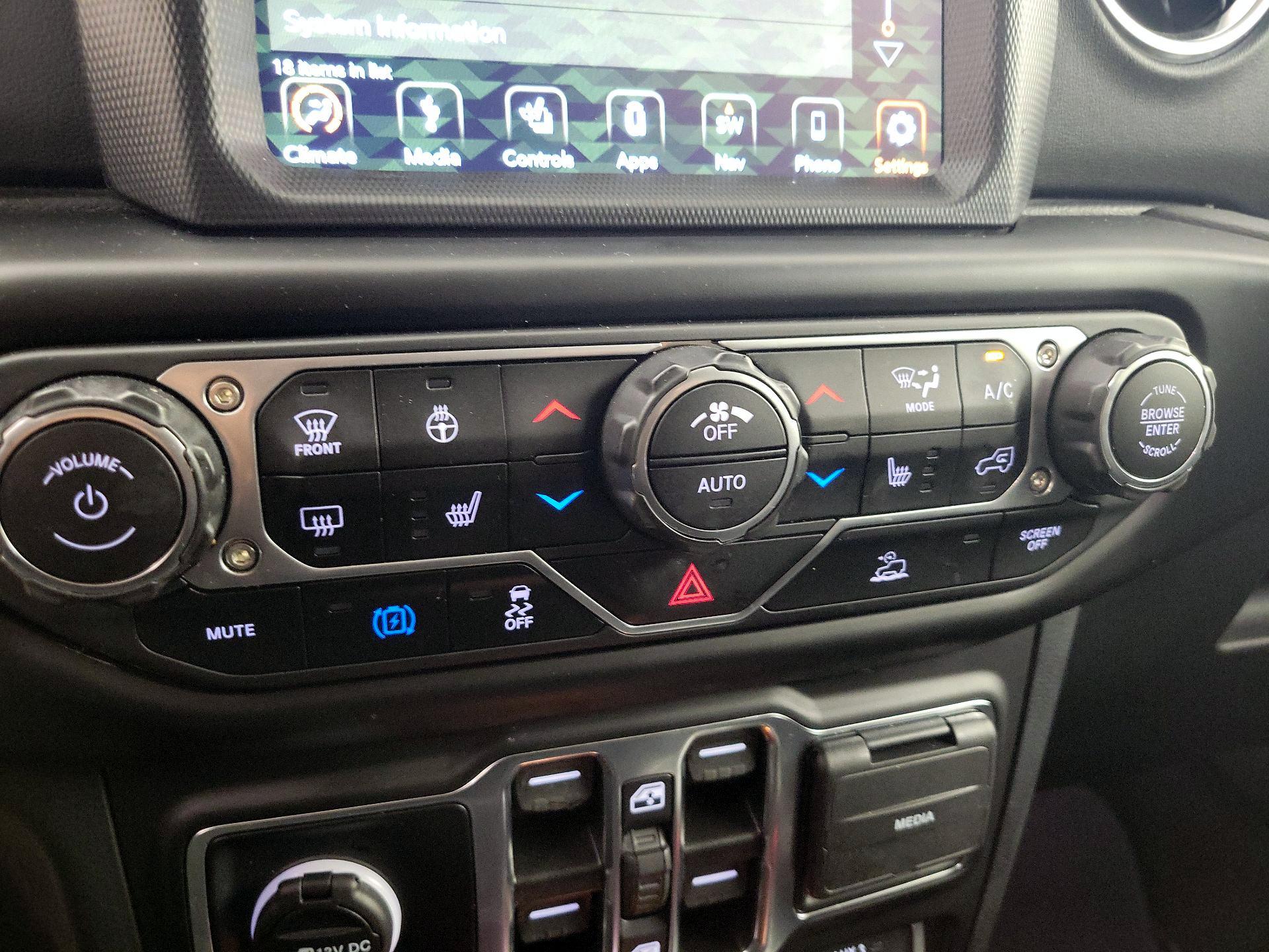 Thumbnail: 2022 Jeep Wrangler - 17