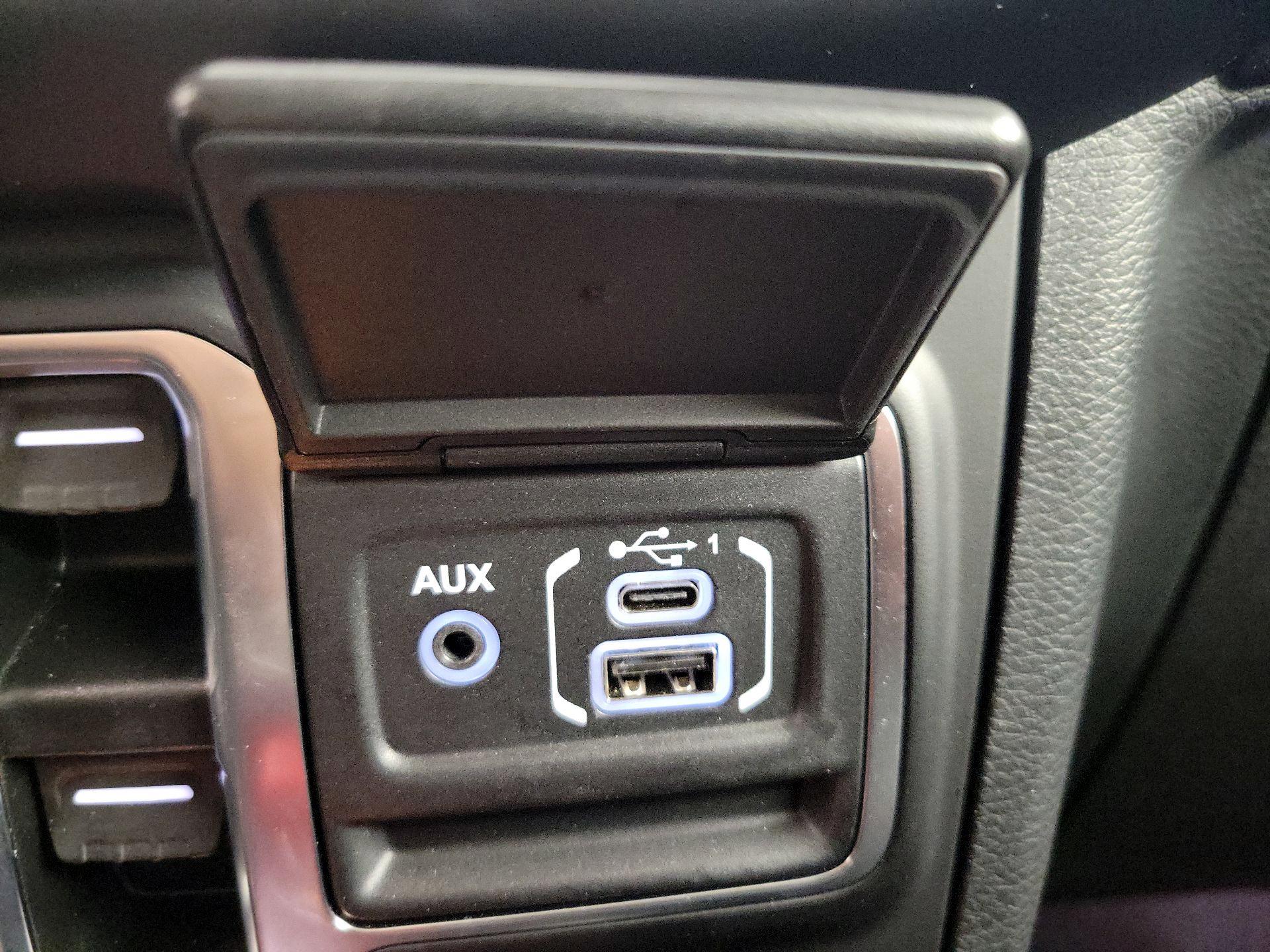 Thumbnail: 2022 Jeep Wrangler - 19