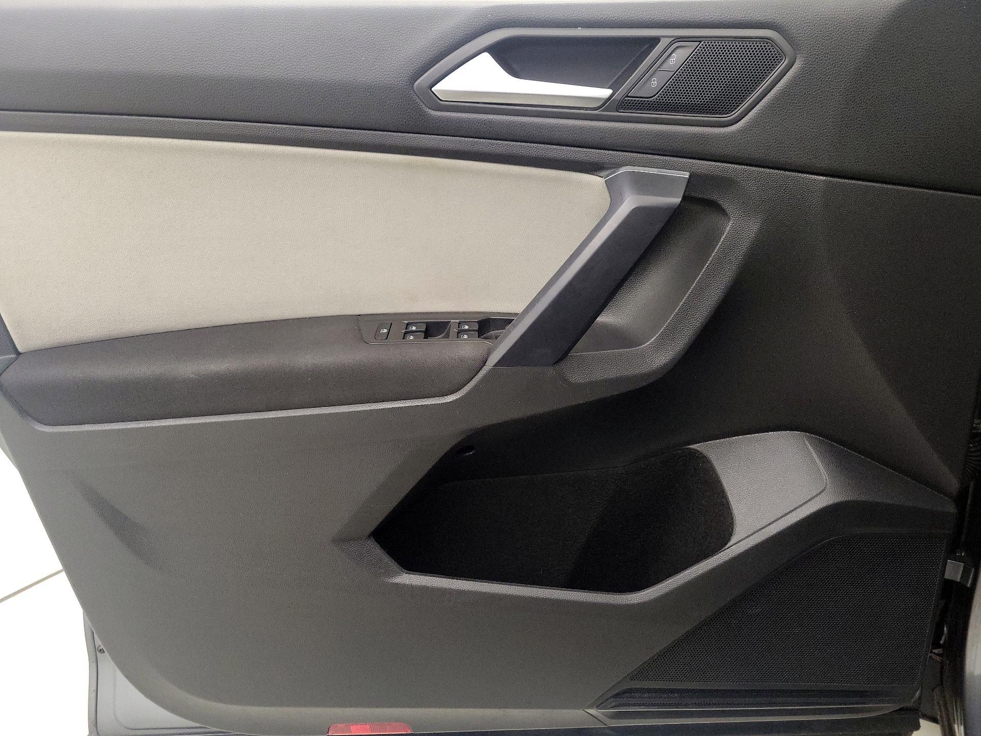 Thumbnail: 2021 Volkswagen Tiguan - 12