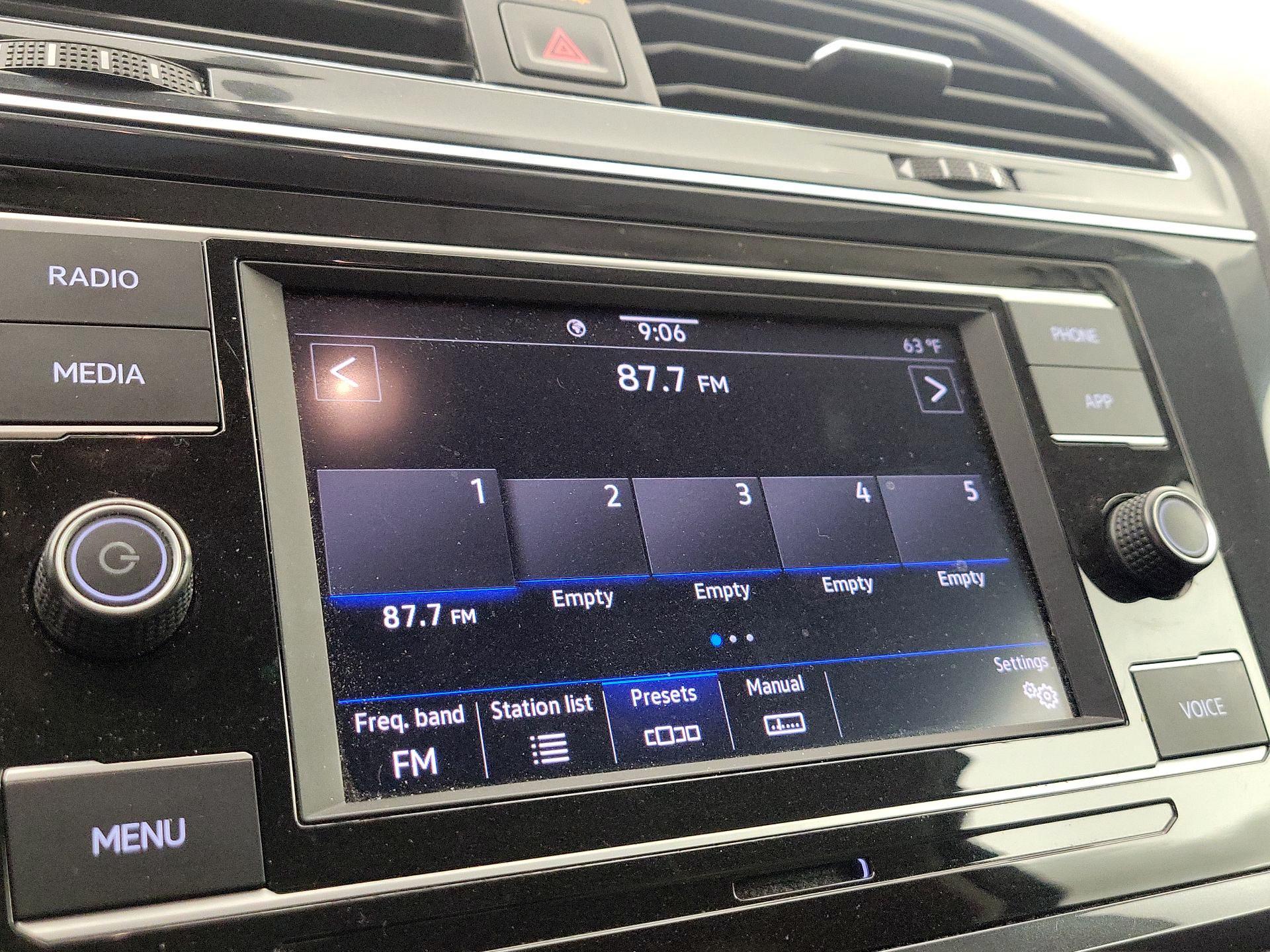 Thumbnail: 2021 Volkswagen Tiguan - 15