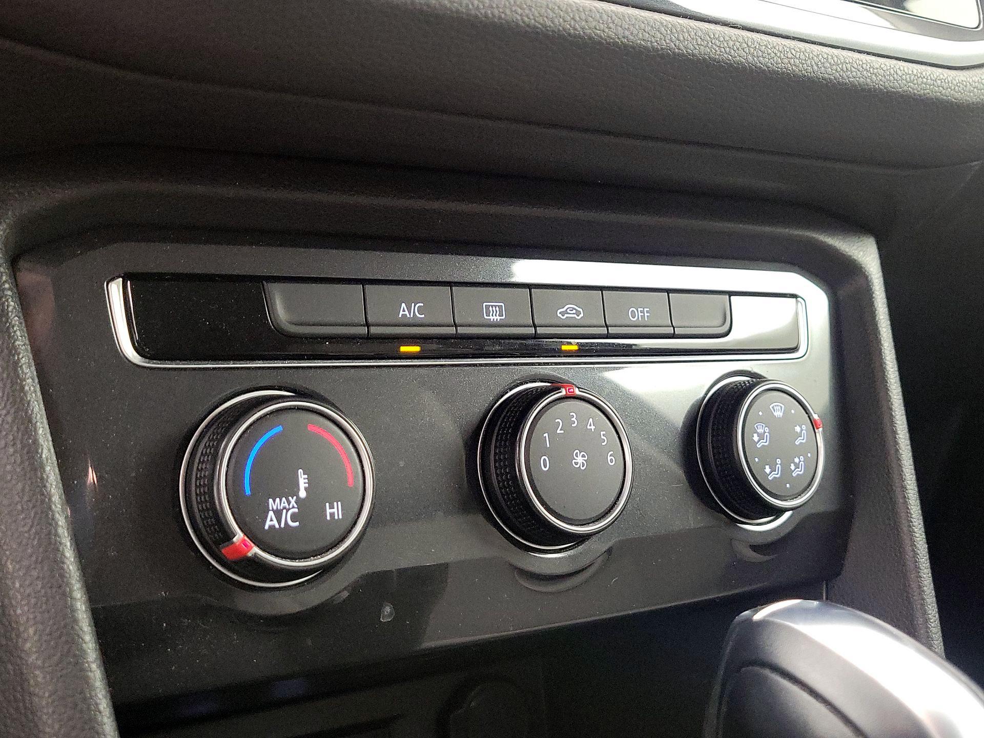 Thumbnail: 2021 Volkswagen Tiguan - 16