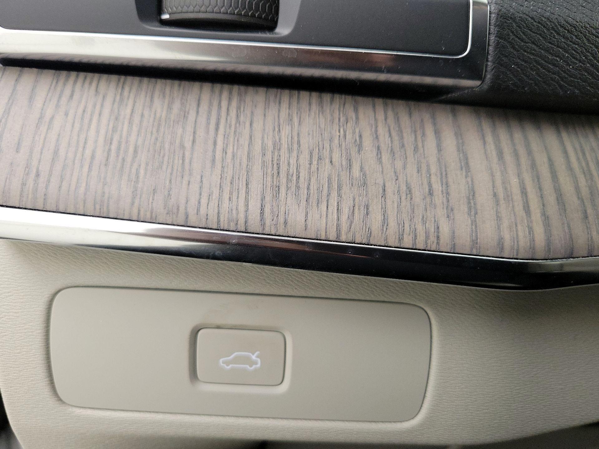 Thumbnail: 2023 Volvo XC90 - 13