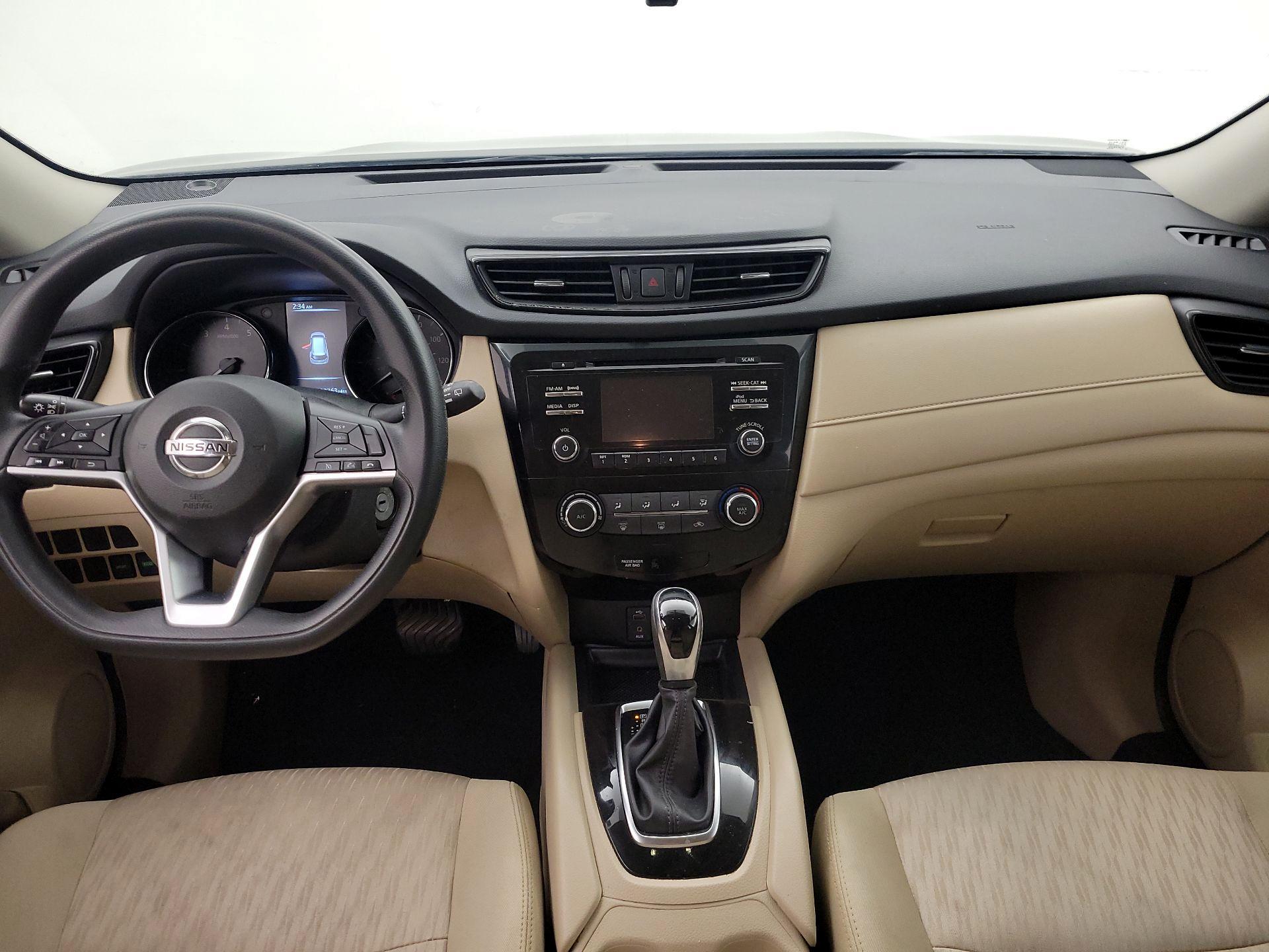 Thumbnail: 2017 Nissan Rogue - 9