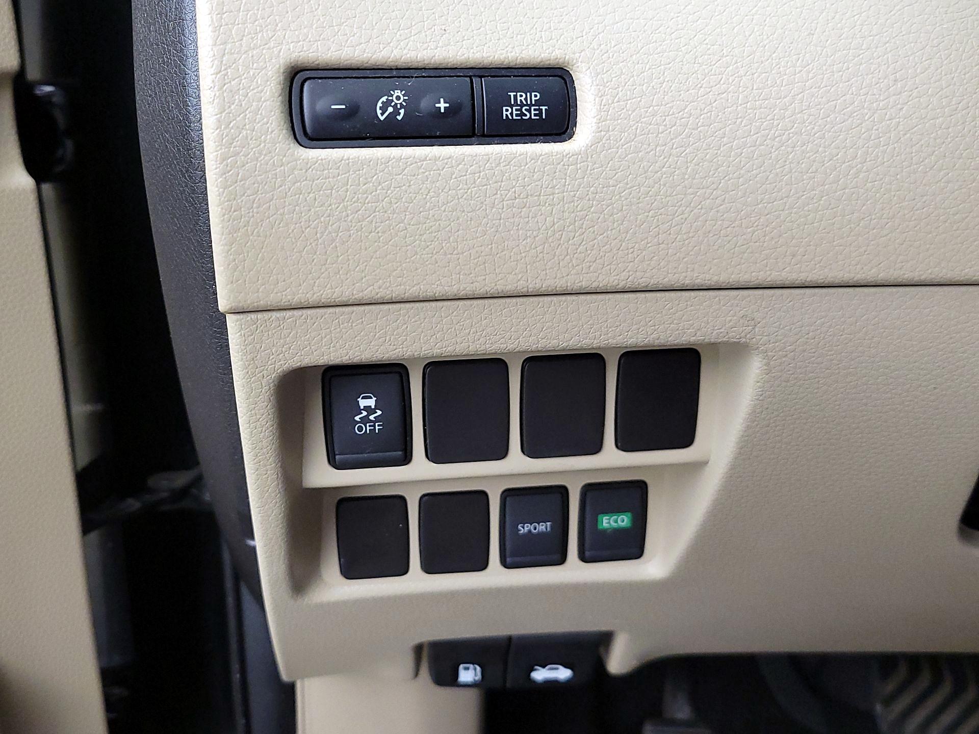 Thumbnail: 2017 Nissan Rogue - 13