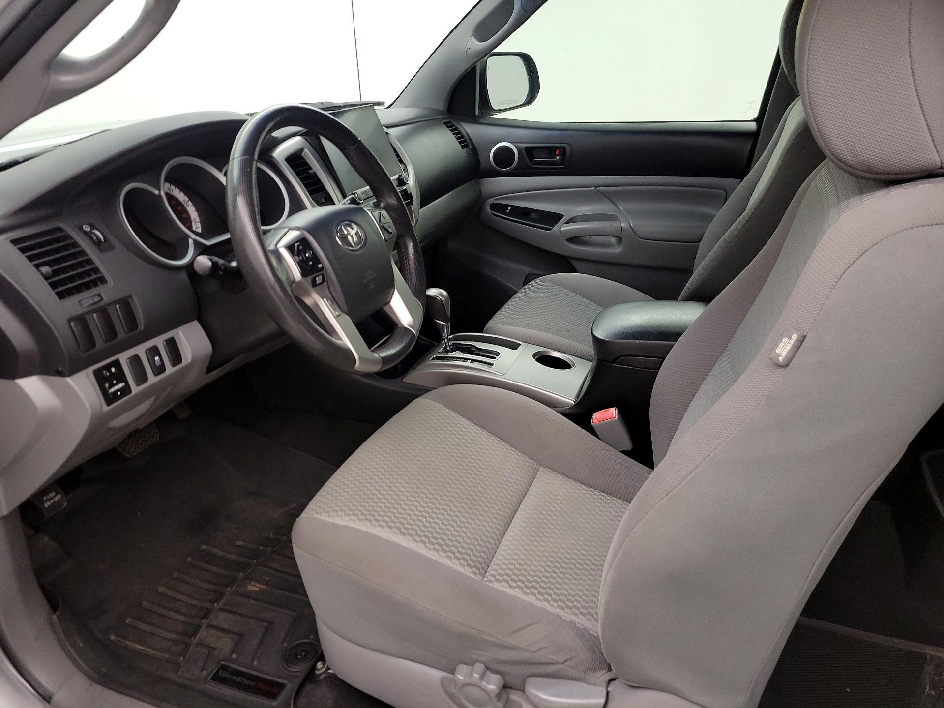 Thumbnail: 2015 Toyota Tacoma - 11