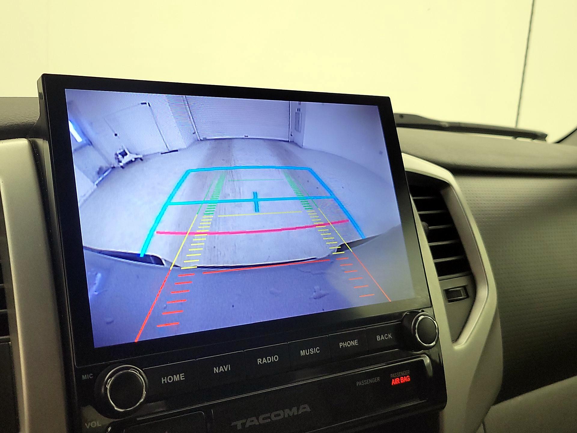 Thumbnail: 2015 Toyota Tacoma - 14