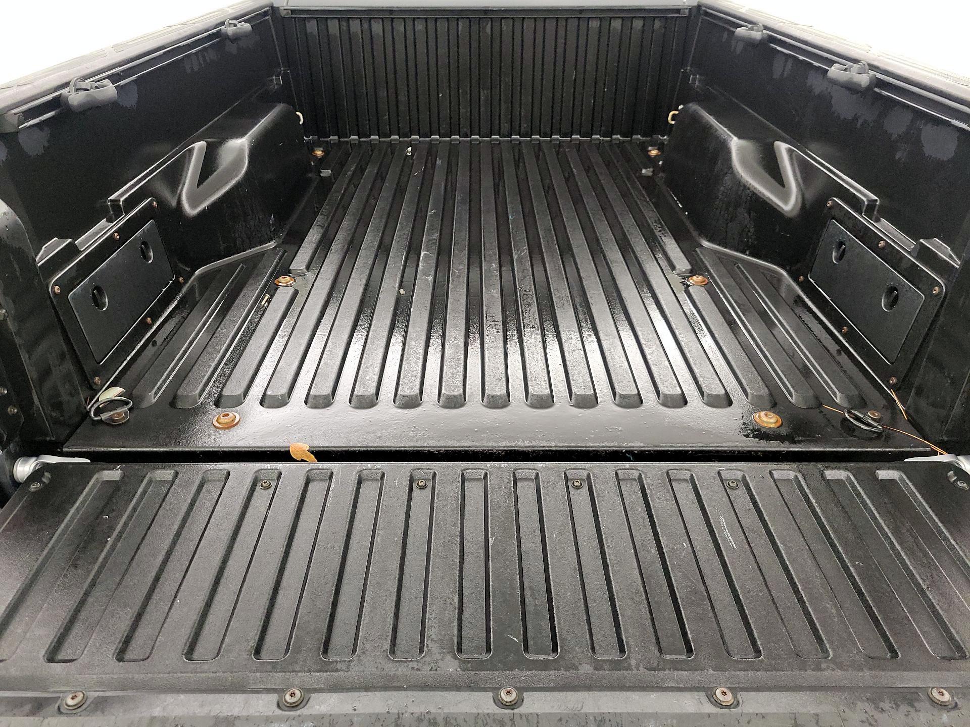 Thumbnail: 2015 Toyota Tacoma - 20