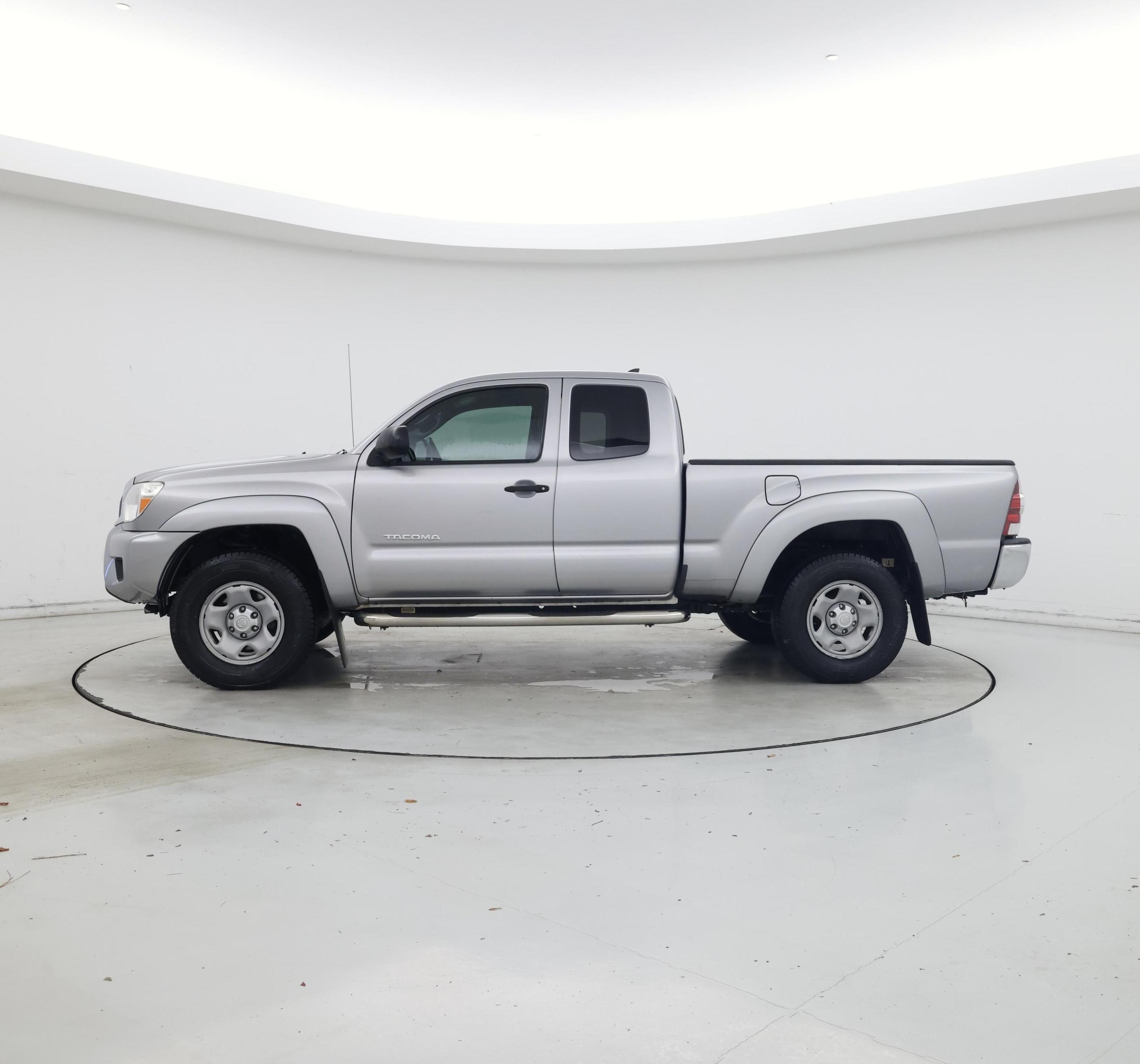 Thumbnail: 2015 Toyota Tacoma - 3