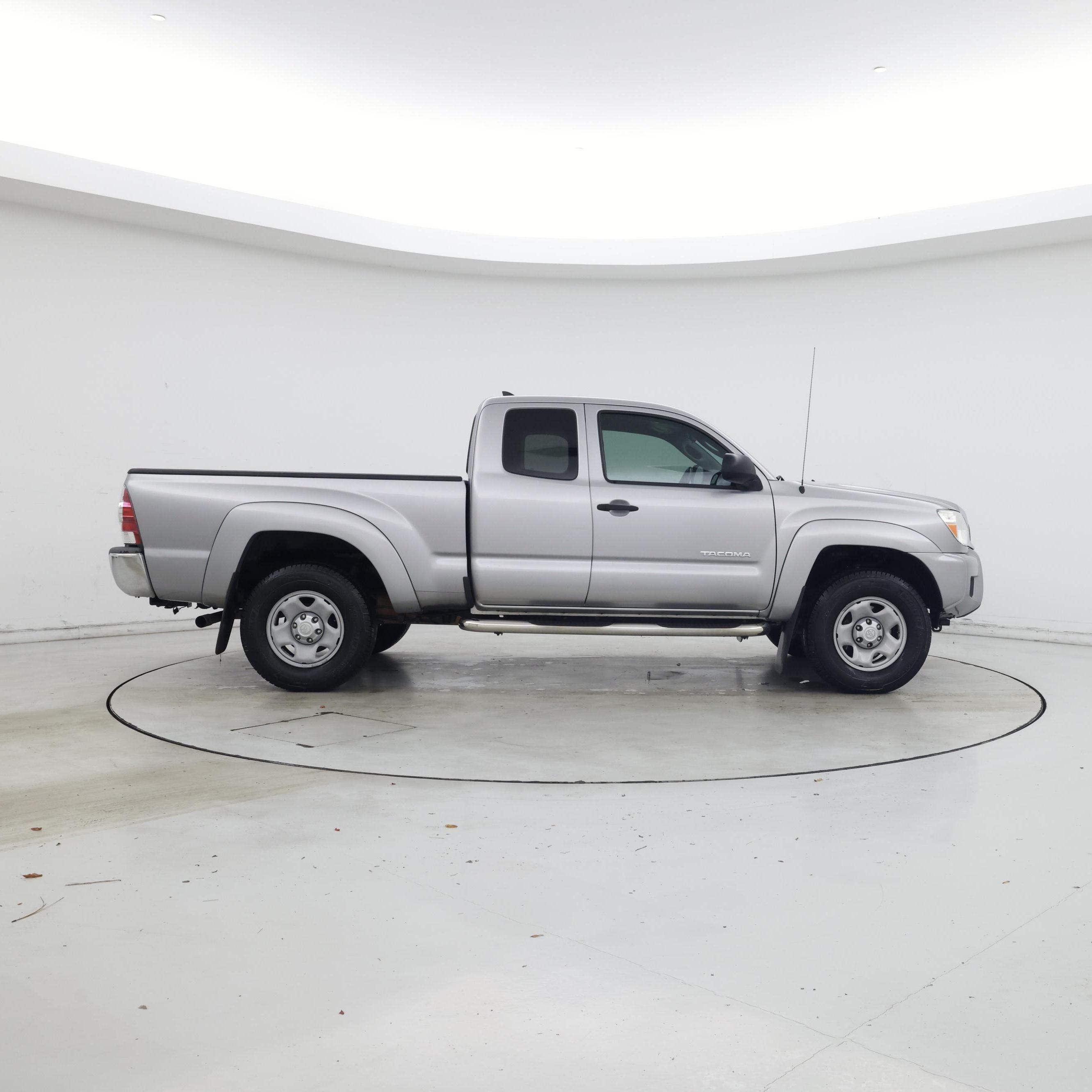 Thumbnail: 2015 Toyota Tacoma - 7