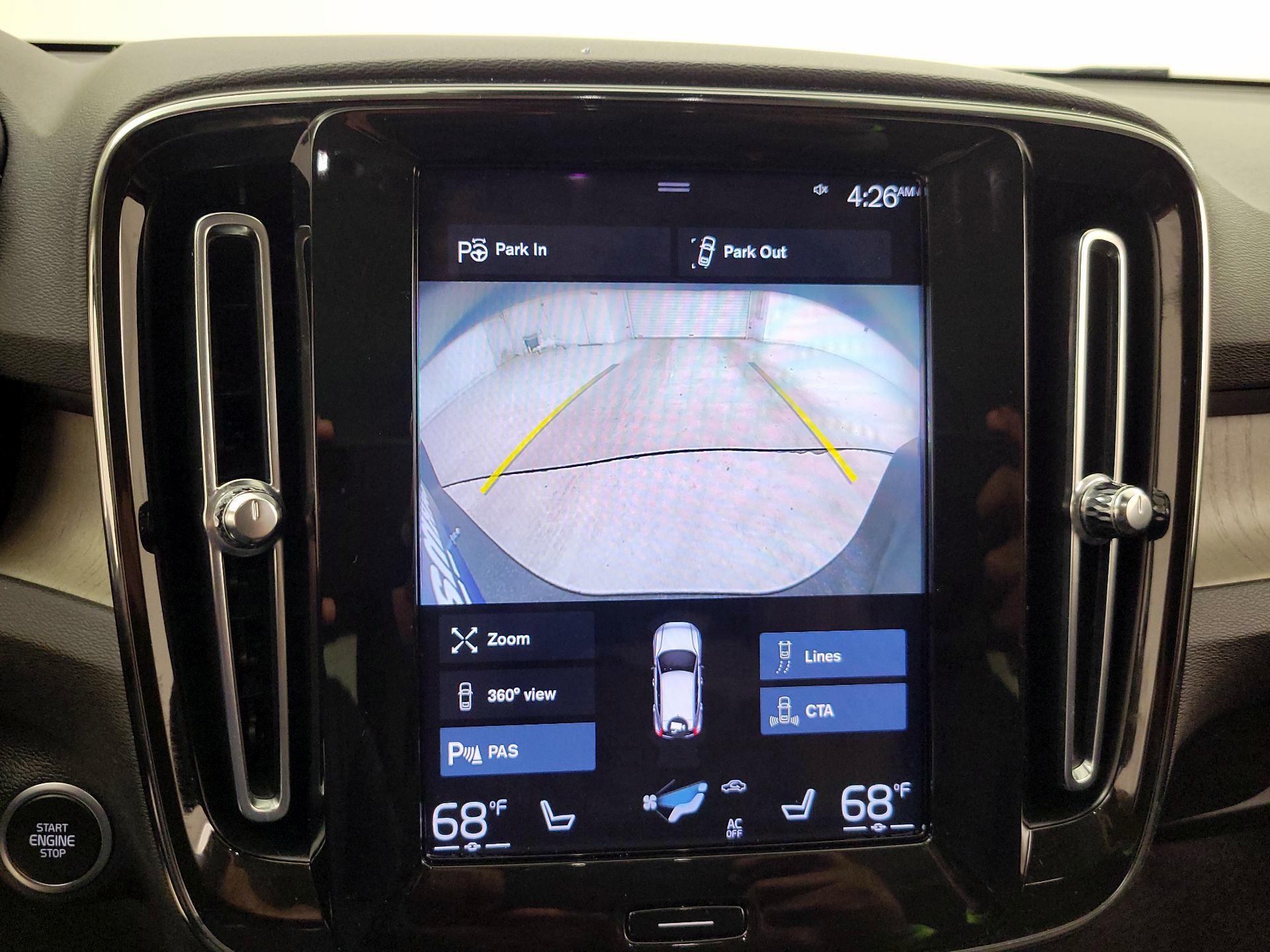 Thumbnail: 2022 Volvo XC40 - 14