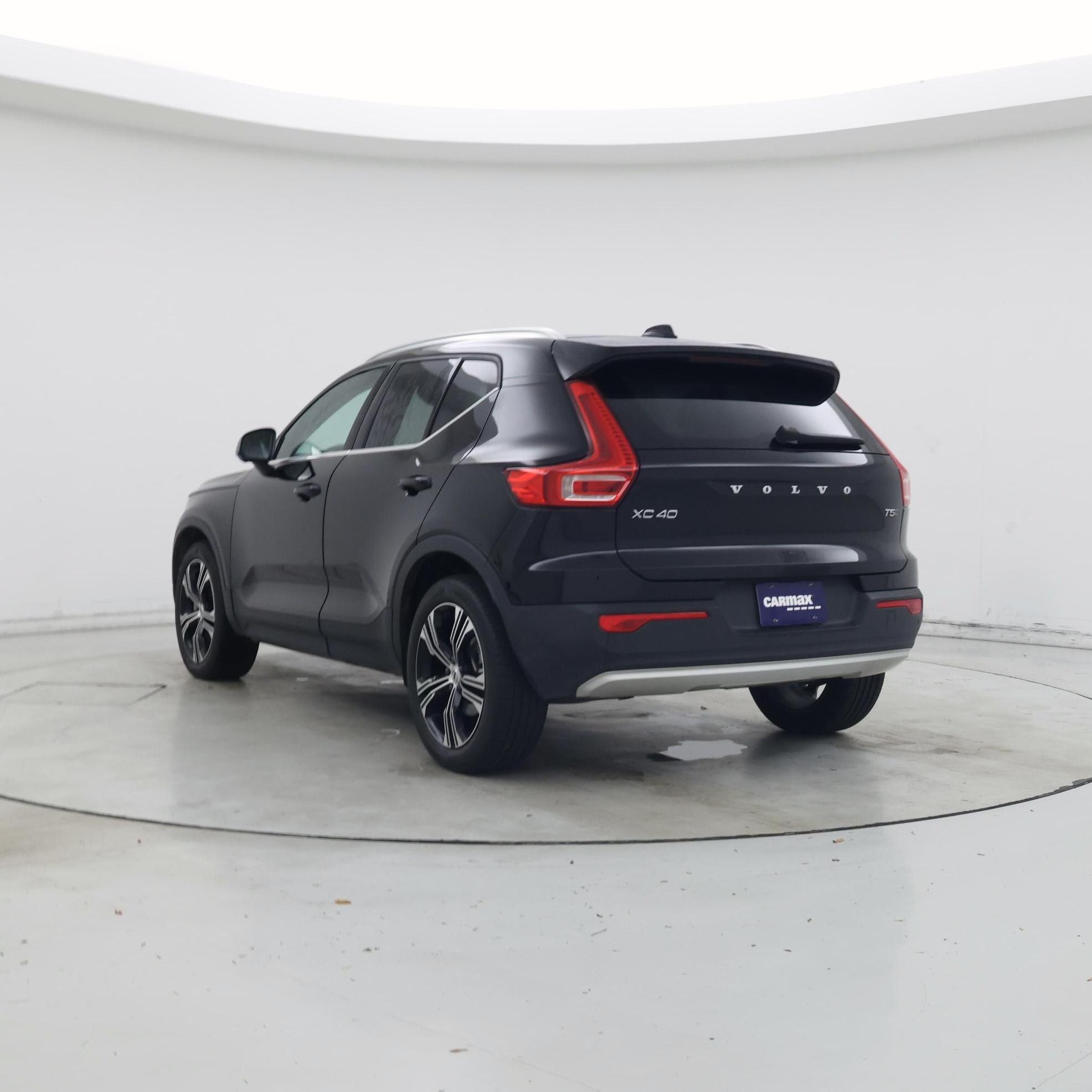 Thumbnail: 2022 Volvo XC40 - 2