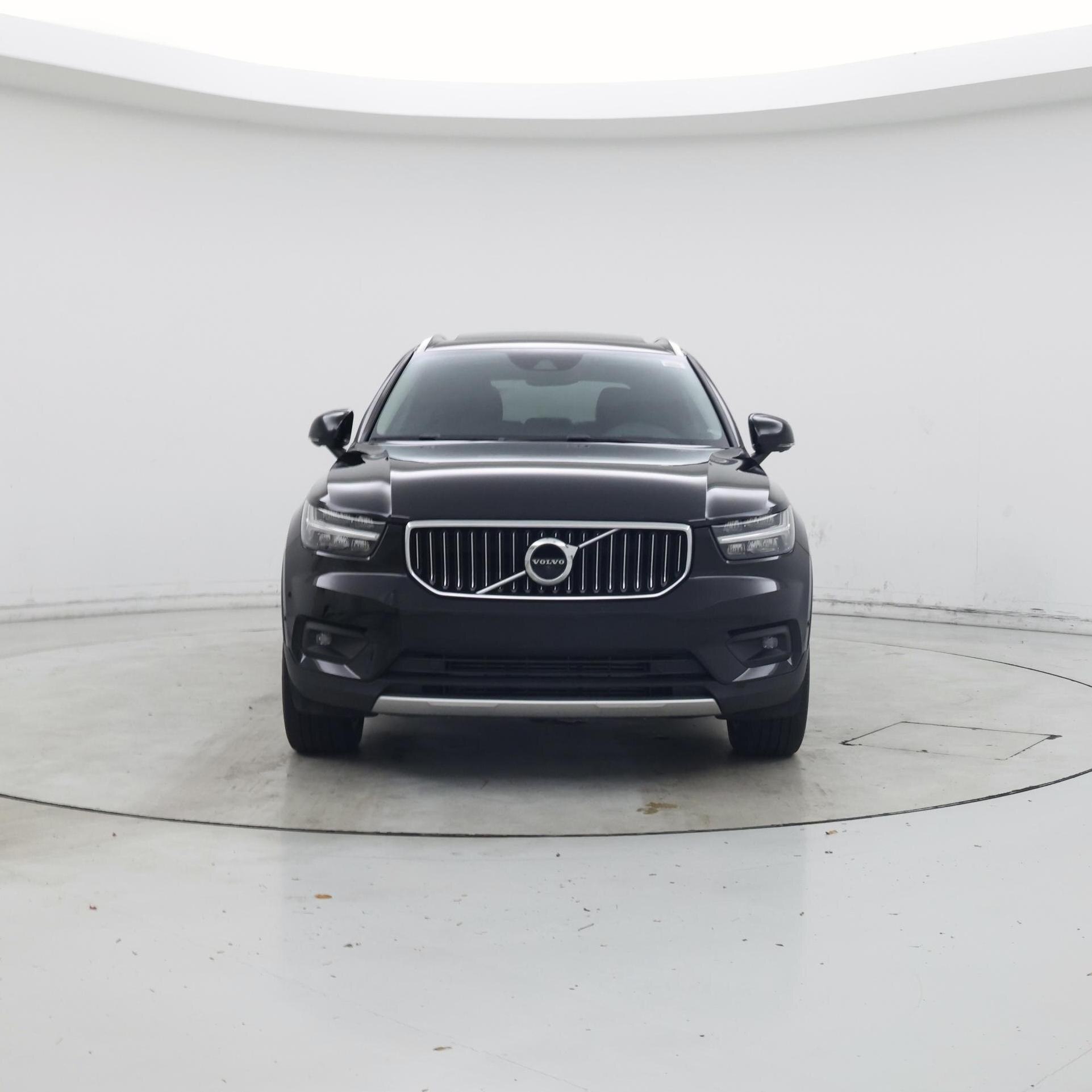 Thumbnail: 2022 Volvo XC40 - 5