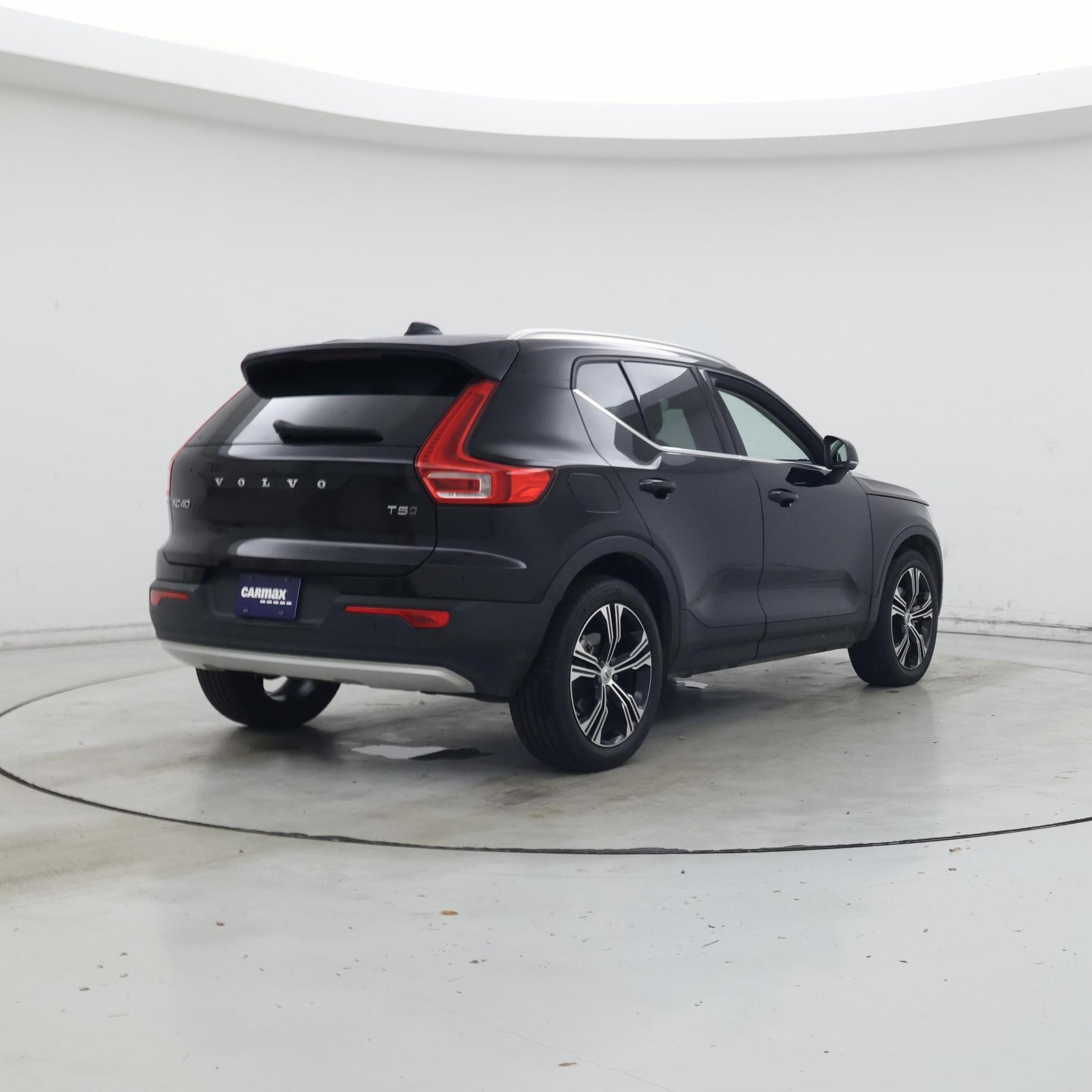 Thumbnail: 2022 Volvo XC40 - 8