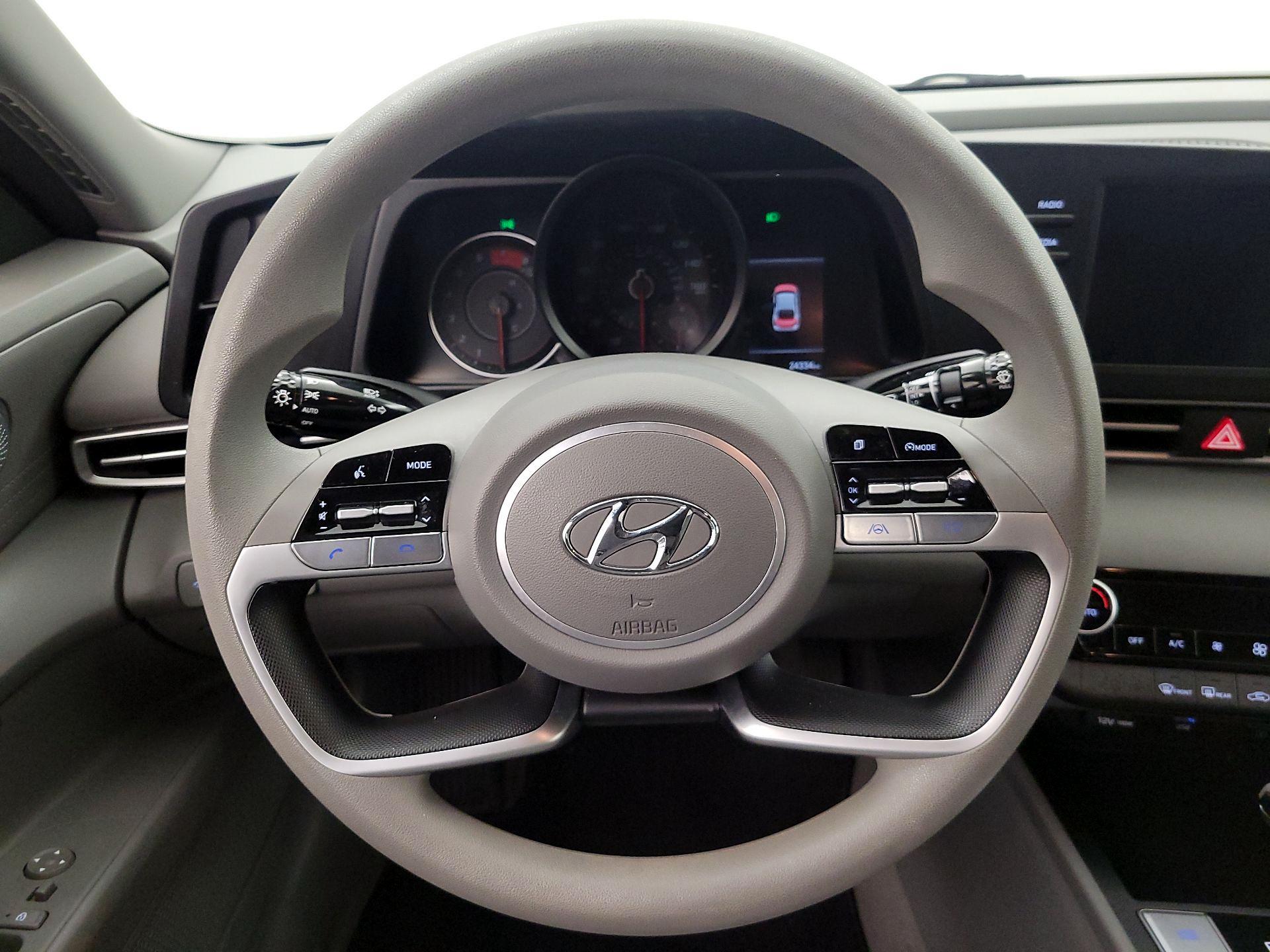 Thumbnail: 2023 Hyundai Elantra - 10