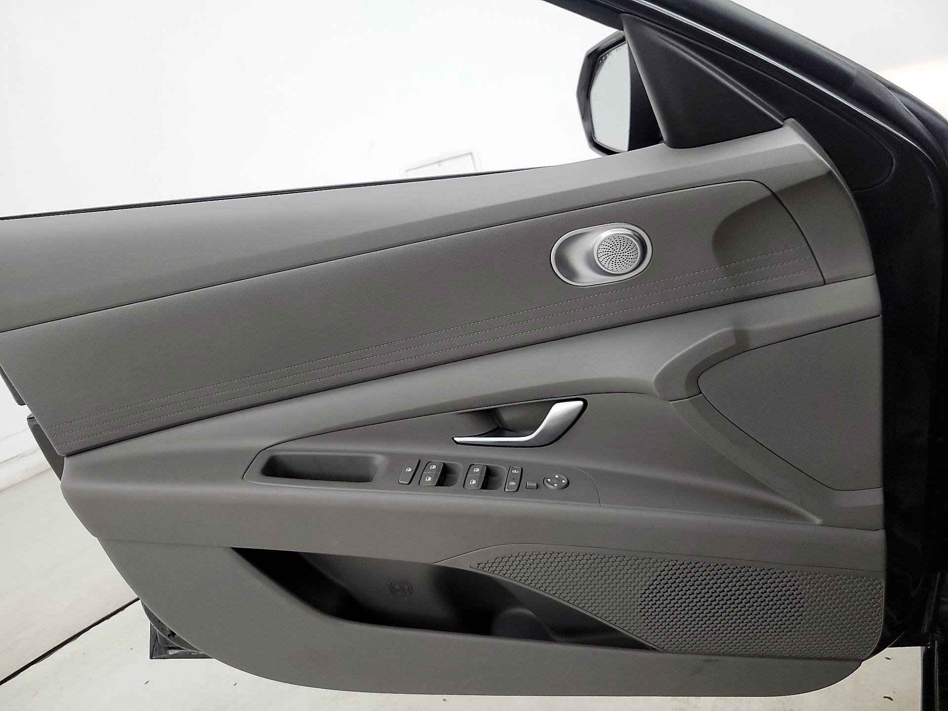 Thumbnail: 2023 Hyundai Elantra - 12