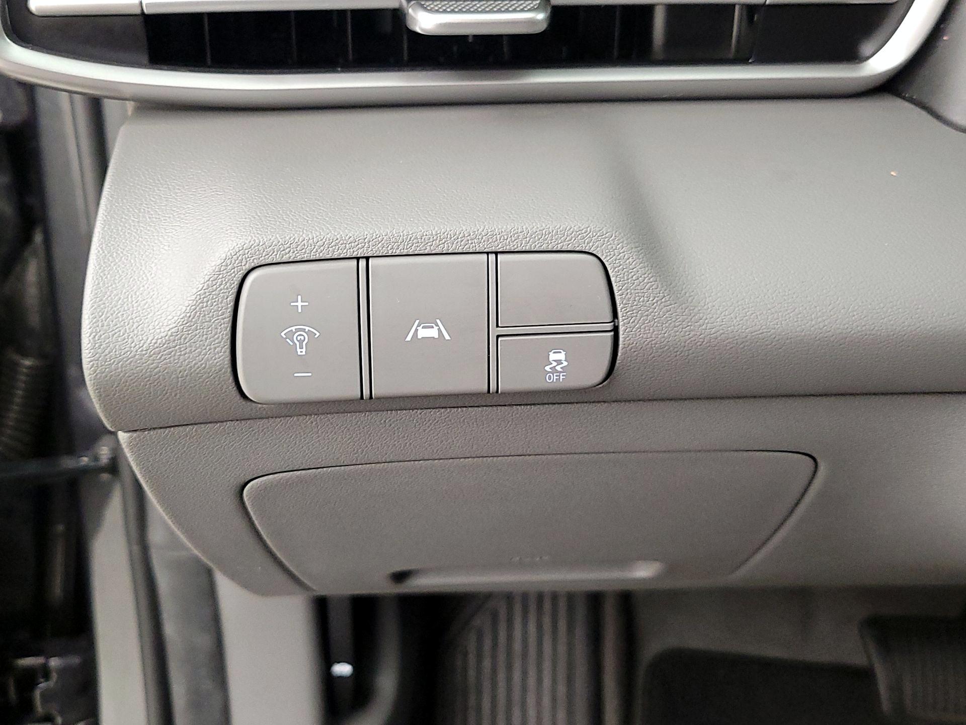 Thumbnail: 2023 Hyundai Elantra - 13