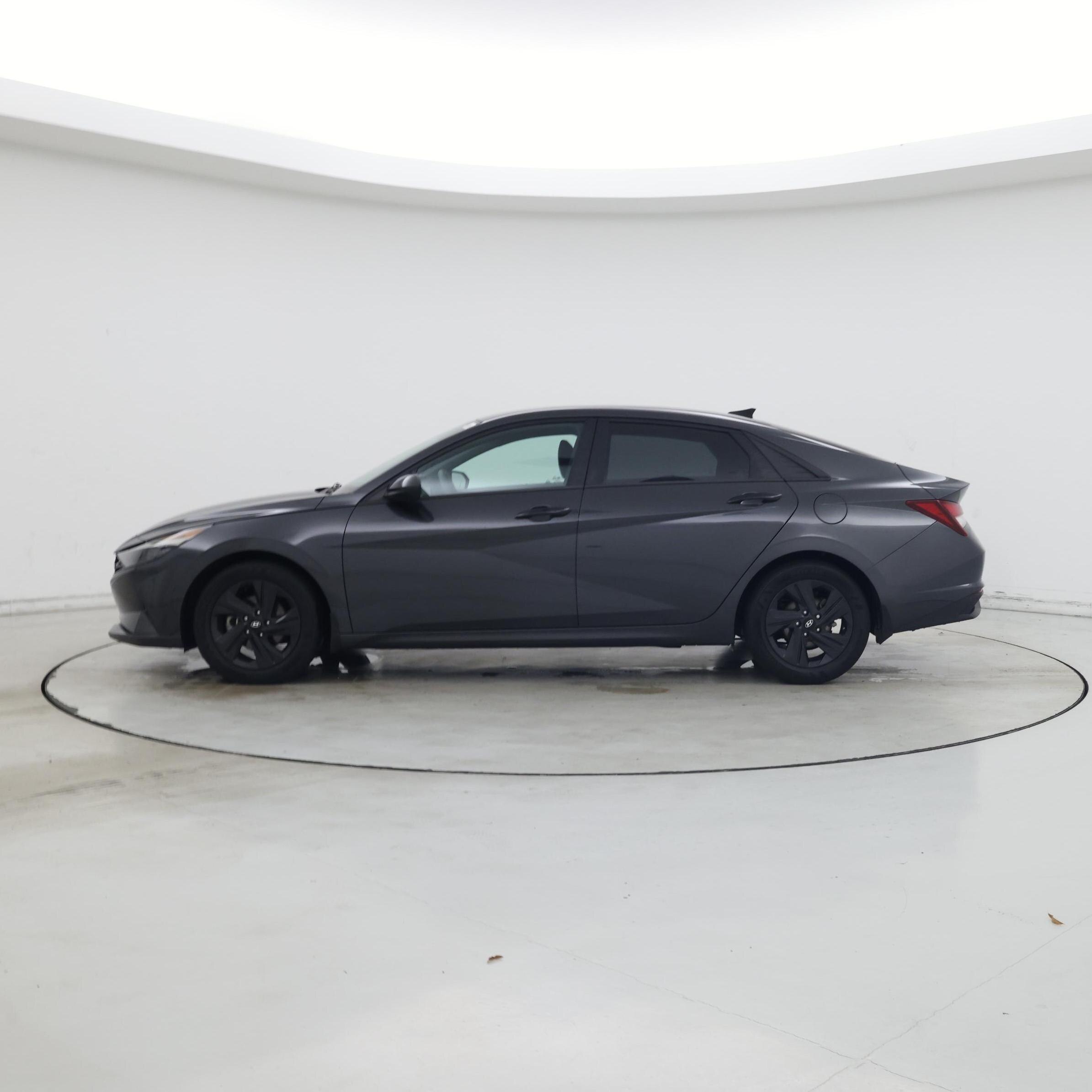 Thumbnail: 2023 Hyundai Elantra - 3