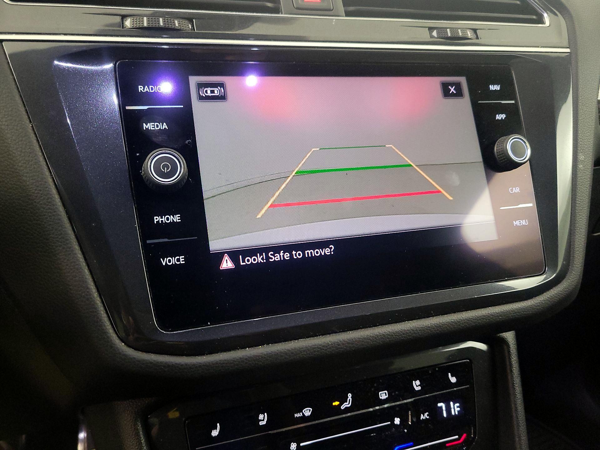 Thumbnail: 2022 Volkswagen Tiguan - 15