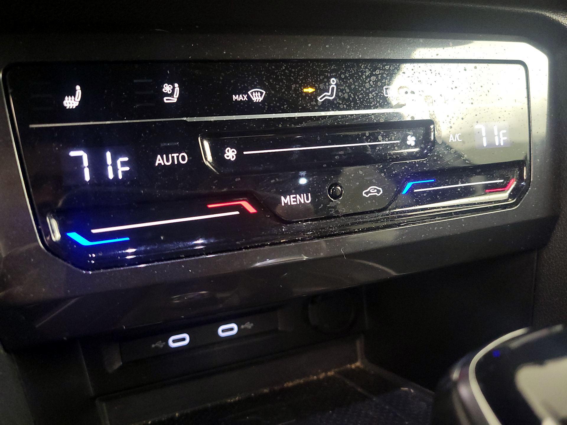 Thumbnail: 2022 Volkswagen Tiguan - 17