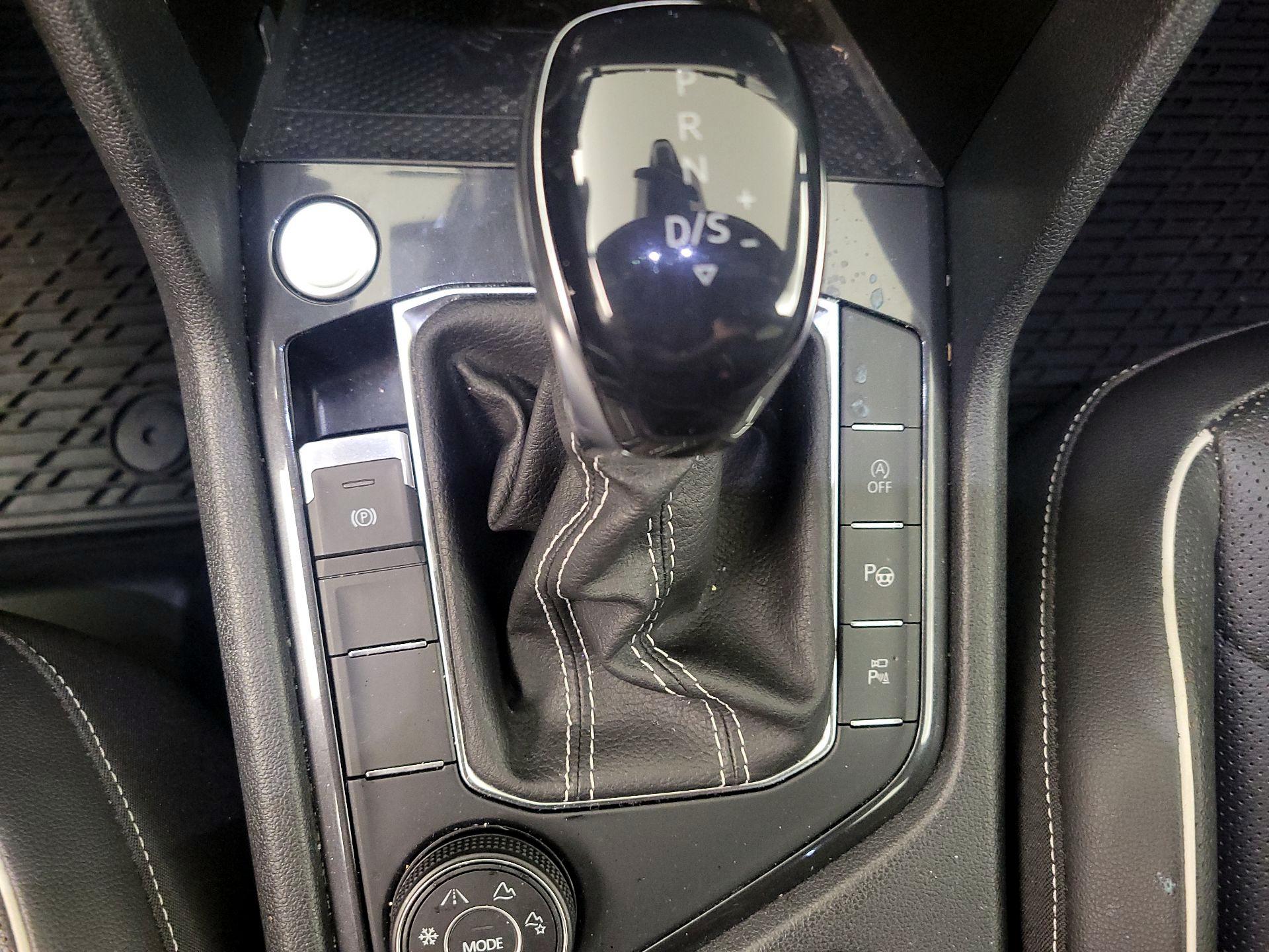 Thumbnail: 2022 Volkswagen Tiguan - 18