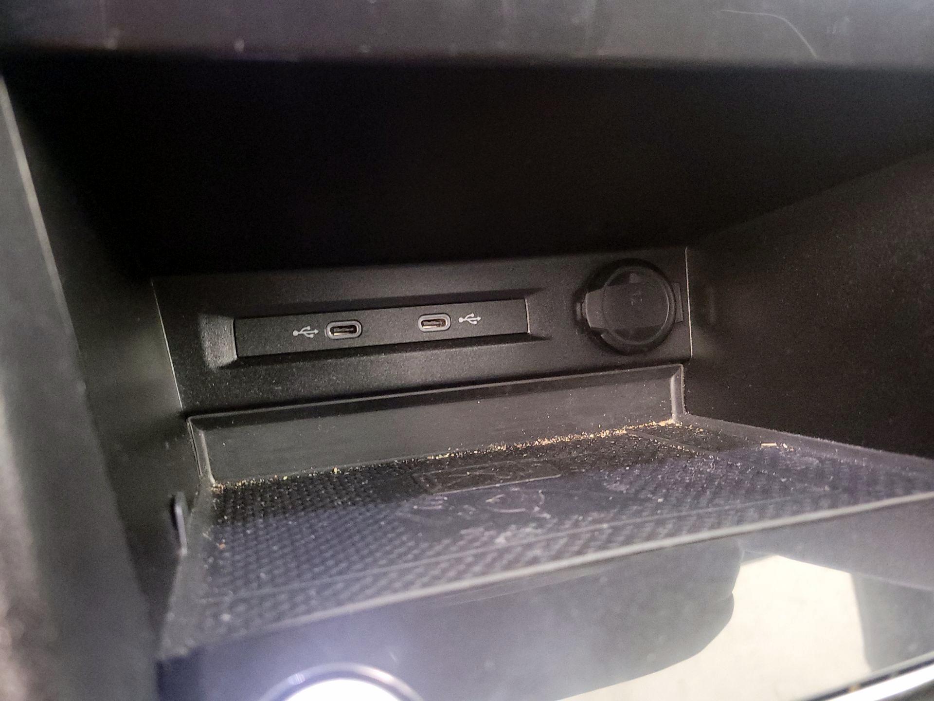 Thumbnail: 2022 Volkswagen Tiguan - 19