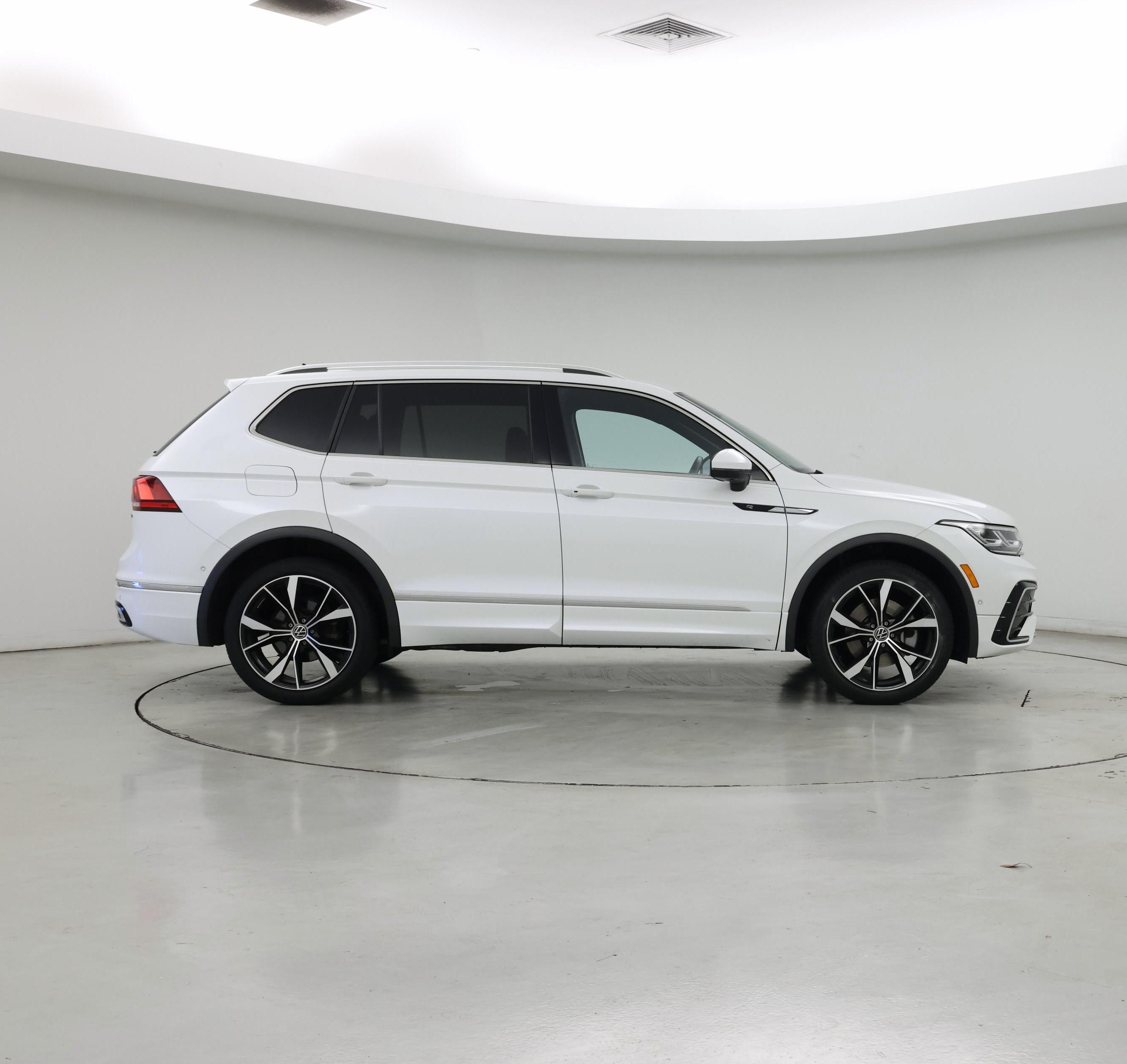 Thumbnail: 2022 Volkswagen Tiguan - 7