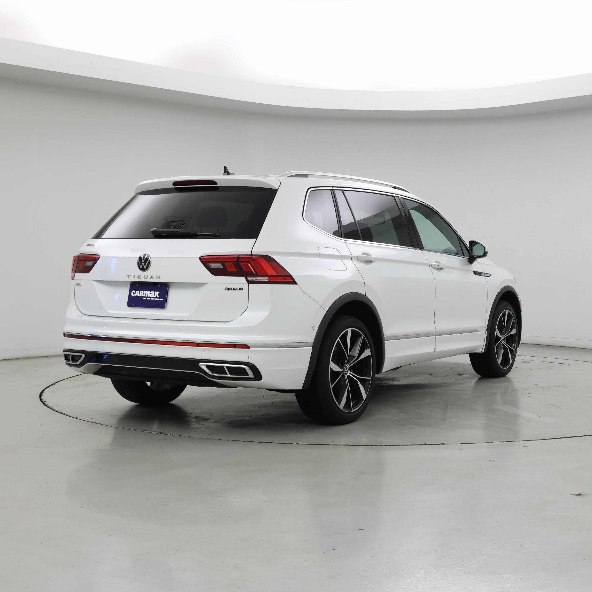 Thumbnail: 2022 Volkswagen Tiguan - 8